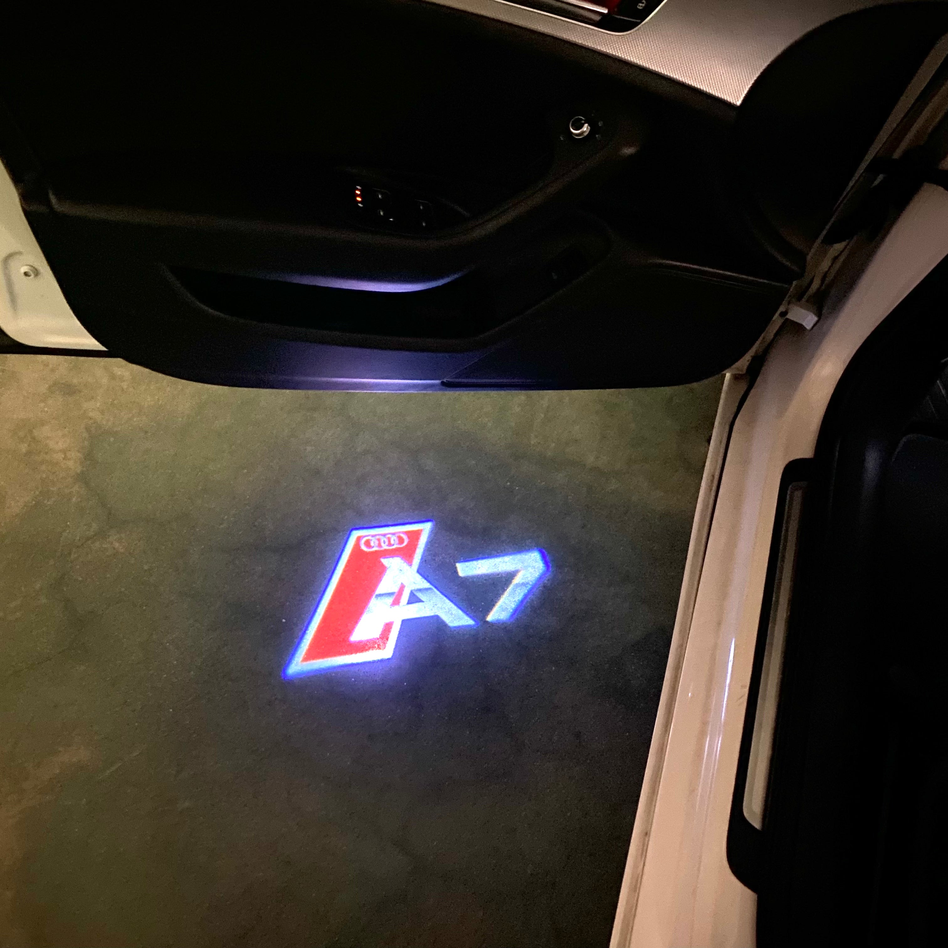 AUDI LOGO PROJECTOT LIGHTS Nr.120 (quantité 1 = 2 Logo Films /2 feux de porte)