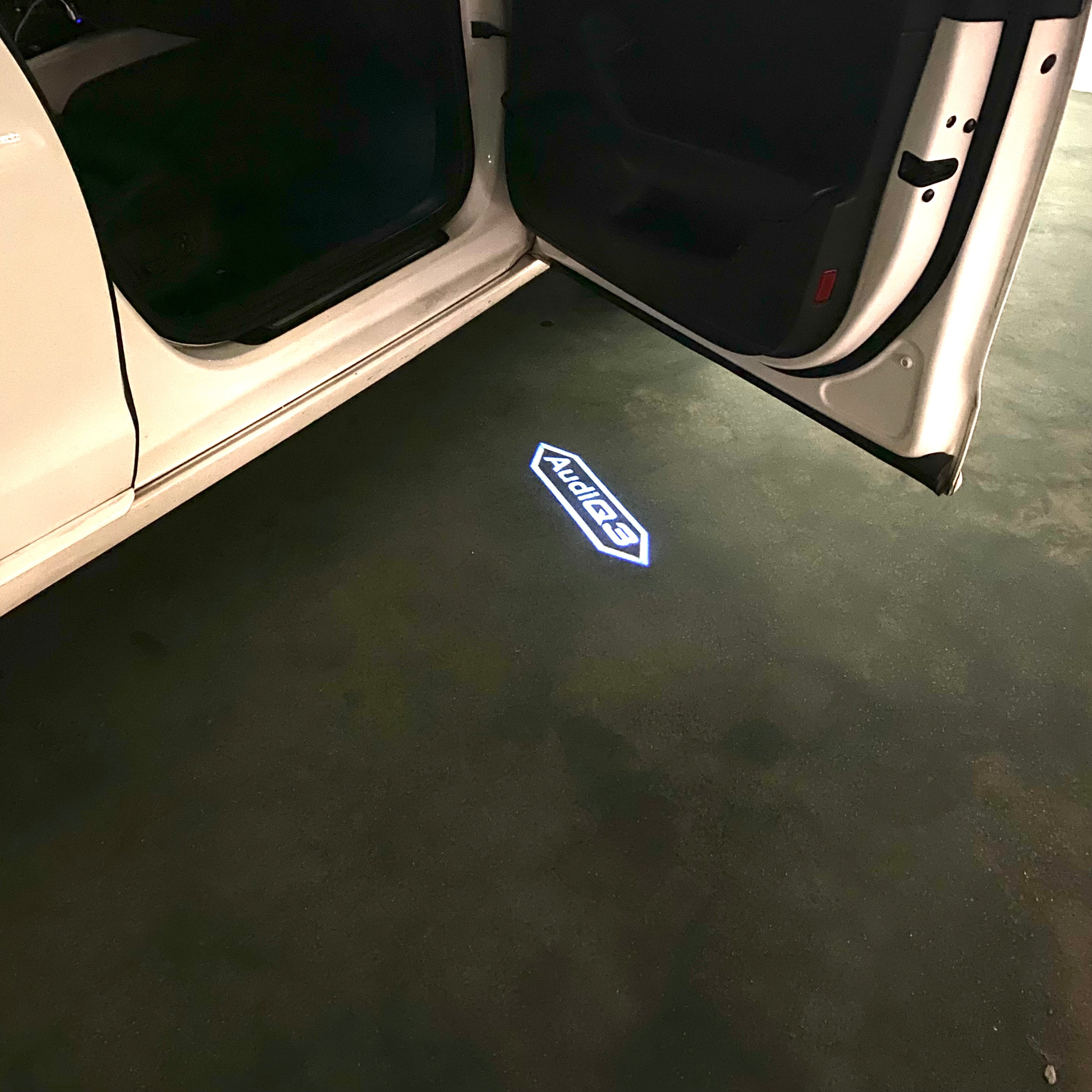 AUDI Q3 LOGO PROJECTOT LIGHTS  (quantity 1 = 2 Logo Films /2 door lights）Nr.12B27
