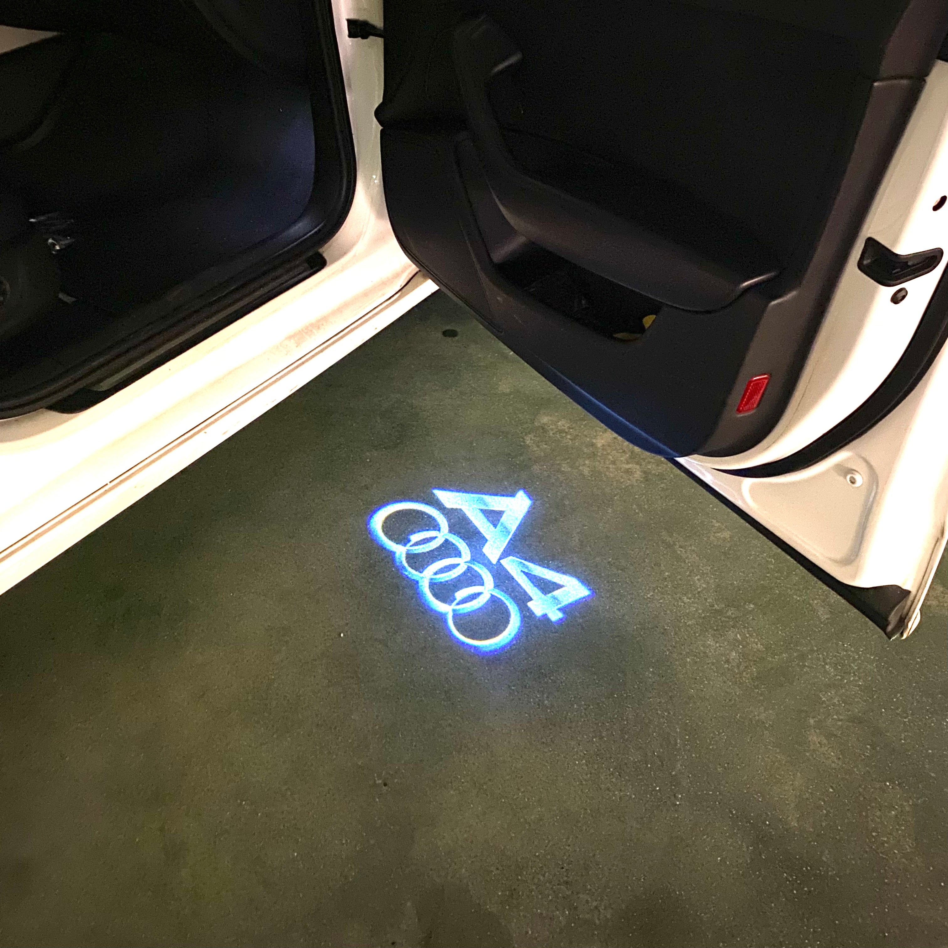 AUDI LOGO PROJECTOT LIGHTS Nr.120 (quantité 1 = 2 Logo Films /2 feux de porte)