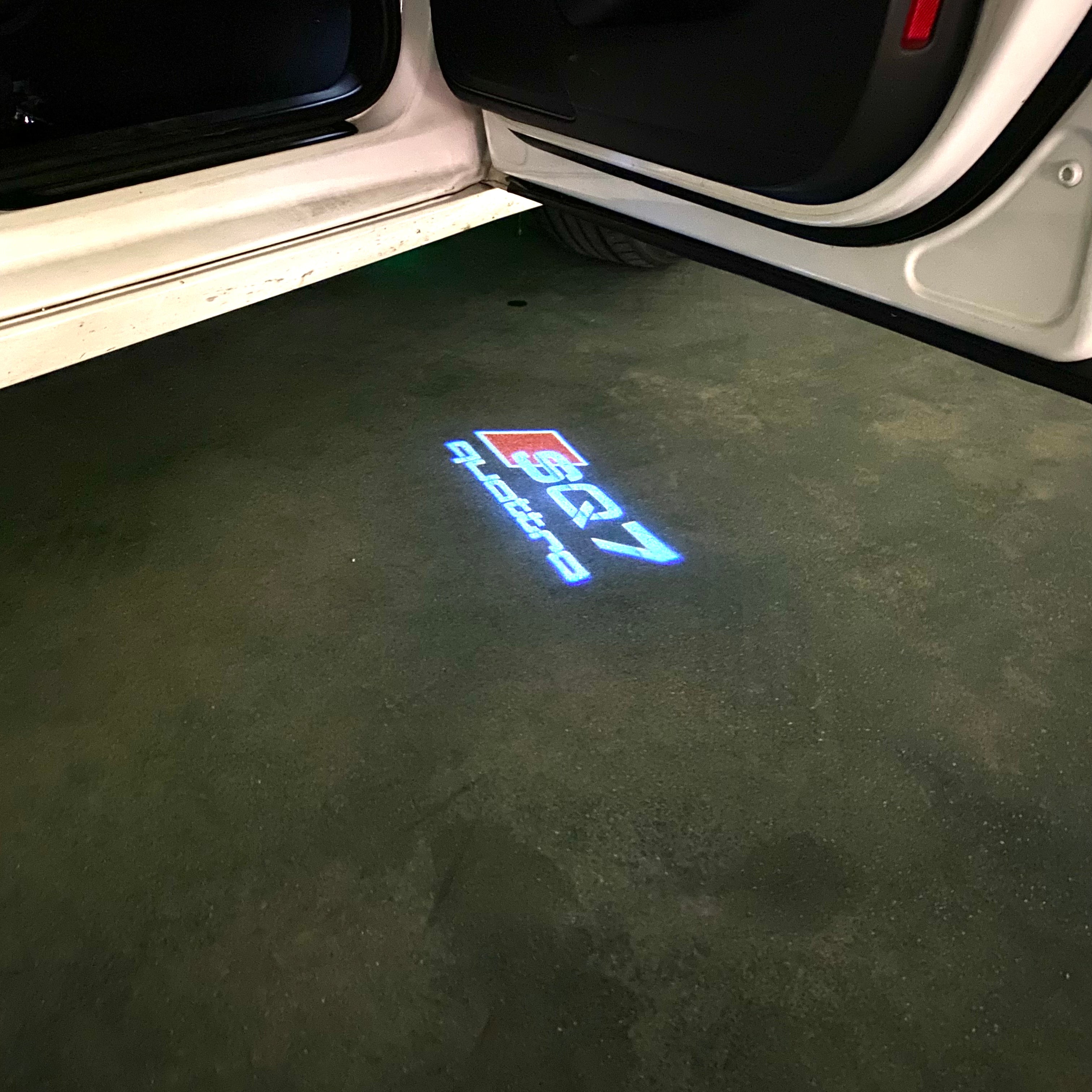 AUDI  SQ7 LOGO PROJECTOT LIGHTS  (quantity 1 = 2 Logo Films /2 door lights）Nr.12B64