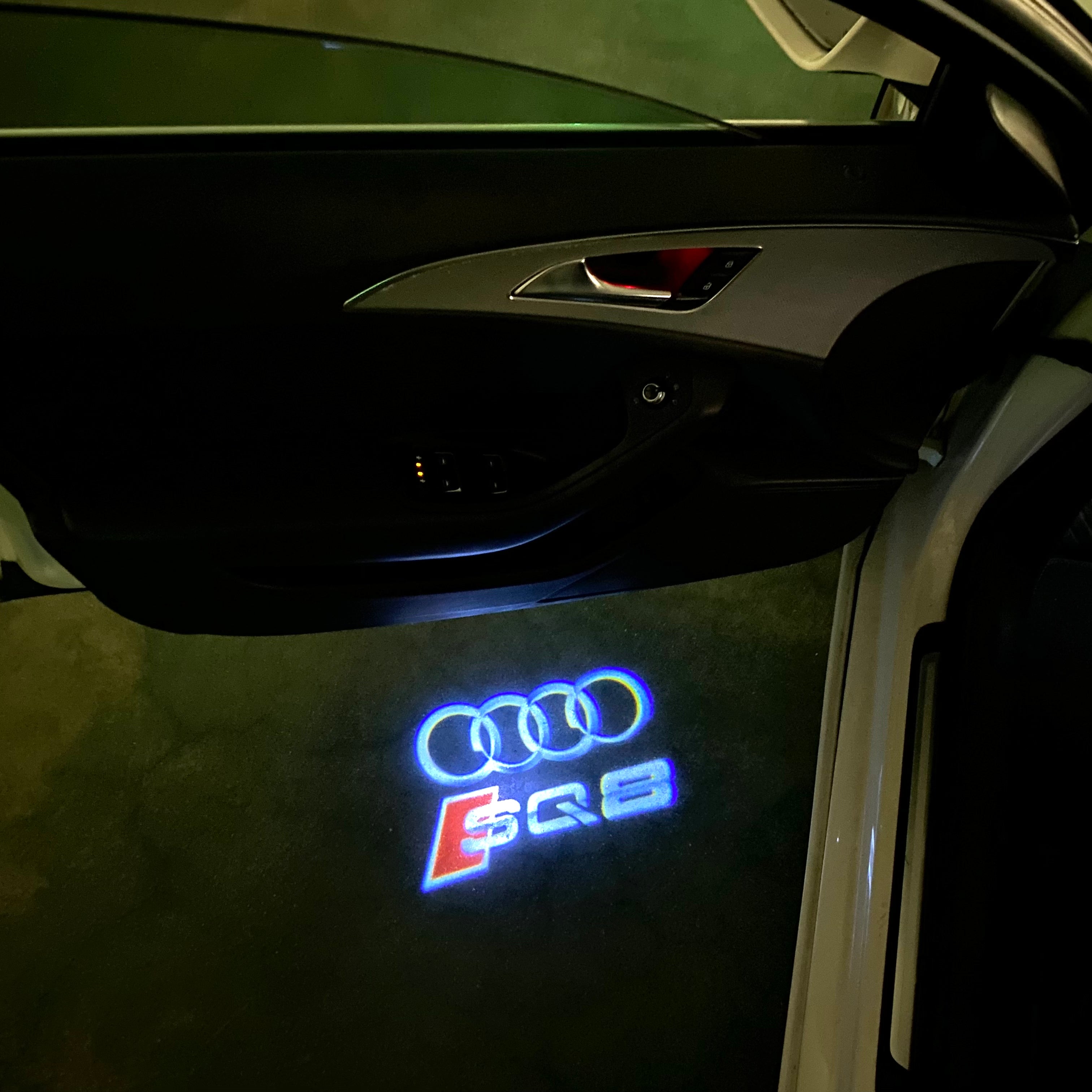 AUDI    SQ8 LOGO PROJECTOT LIGHTS  (quantity 1 = 2 Logo Films /2 door lights）Nr.12B100