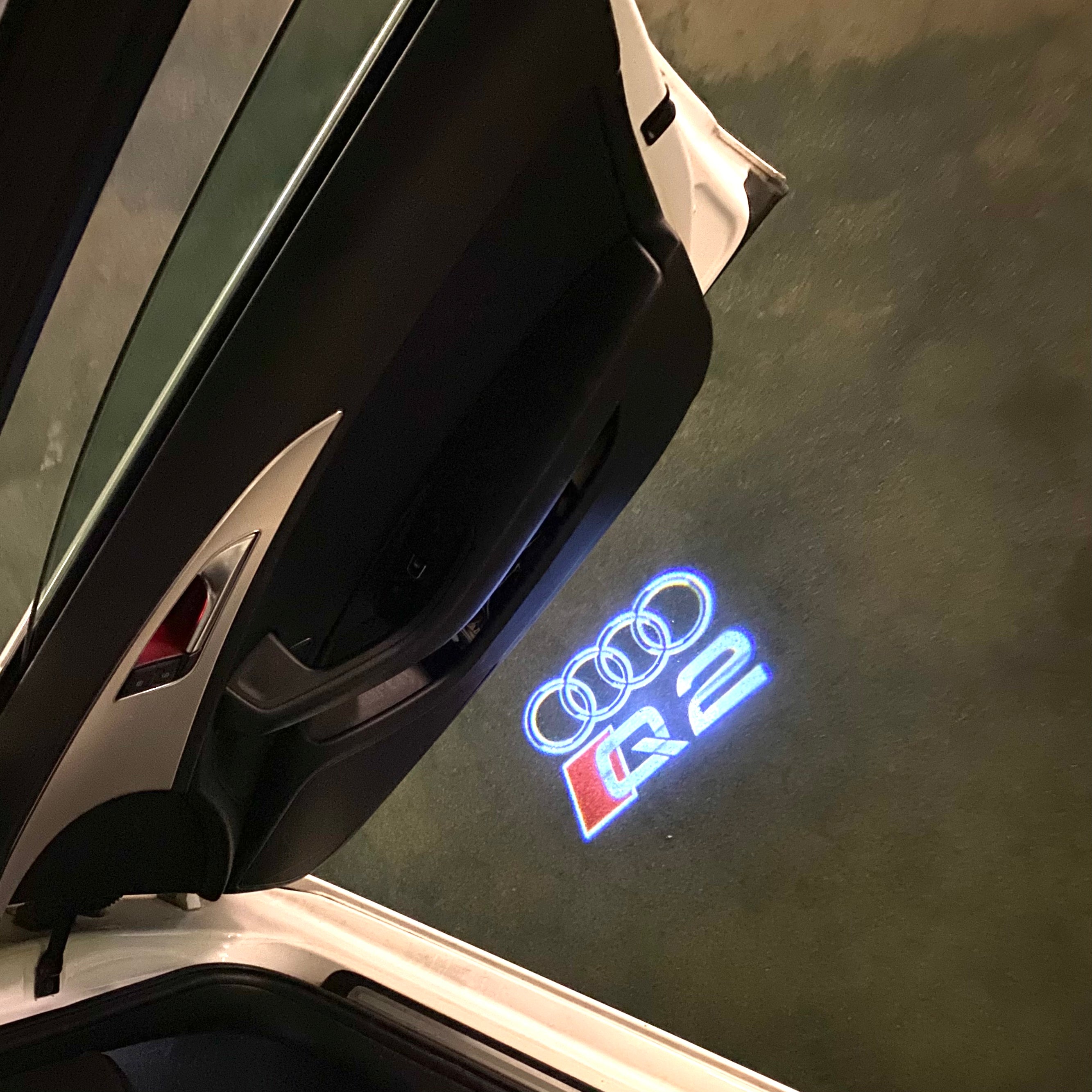 AUDI  Q2 LOGO PROJECTOT LIGHTS  (quantity 1 = 2 Logo Films /2 door lights）Nr.12B65