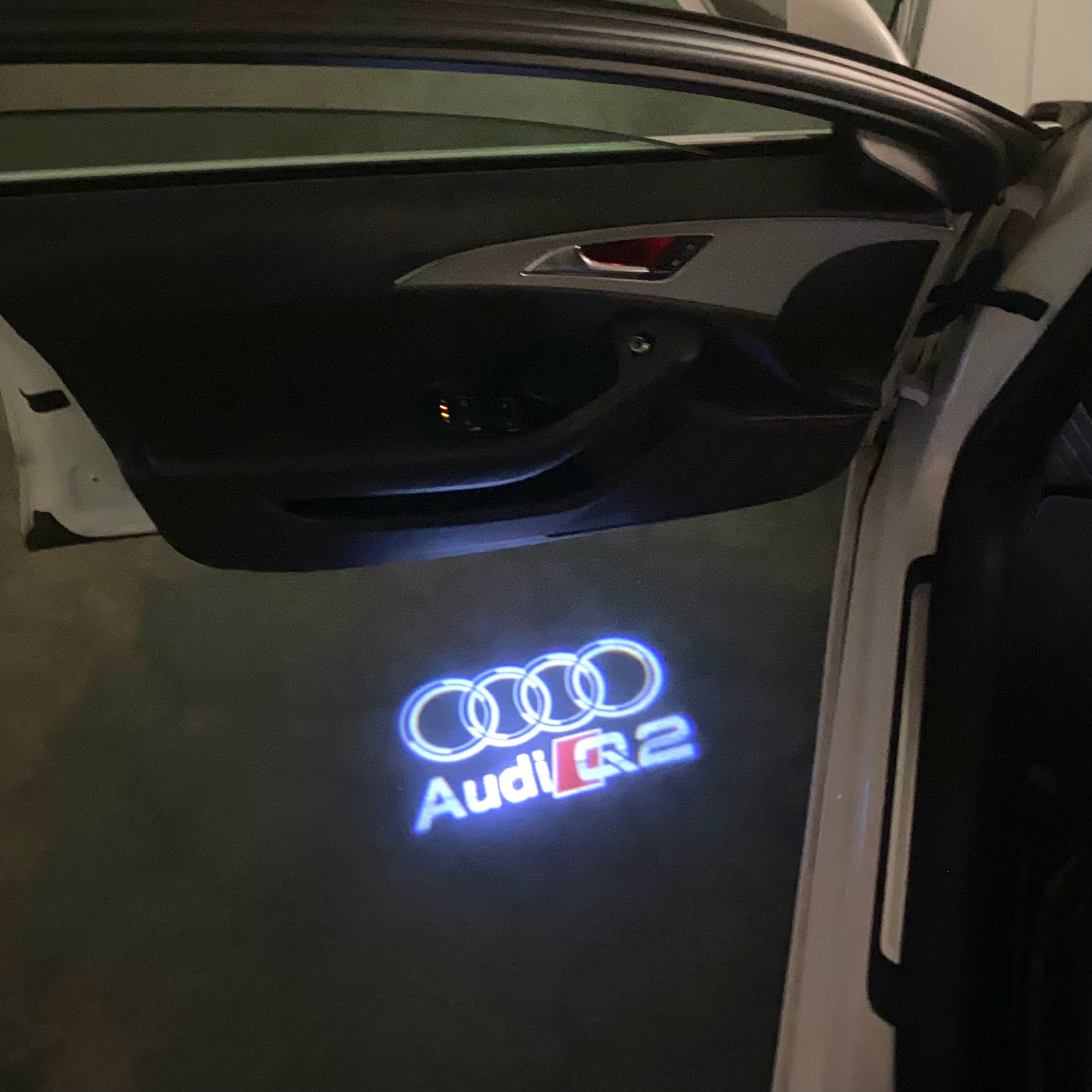 AUDI  Q2  LOGO PROJECTOT LIGHTS  (quantity 1 = 2 Logo Films /2 door lights）Nr.12B32