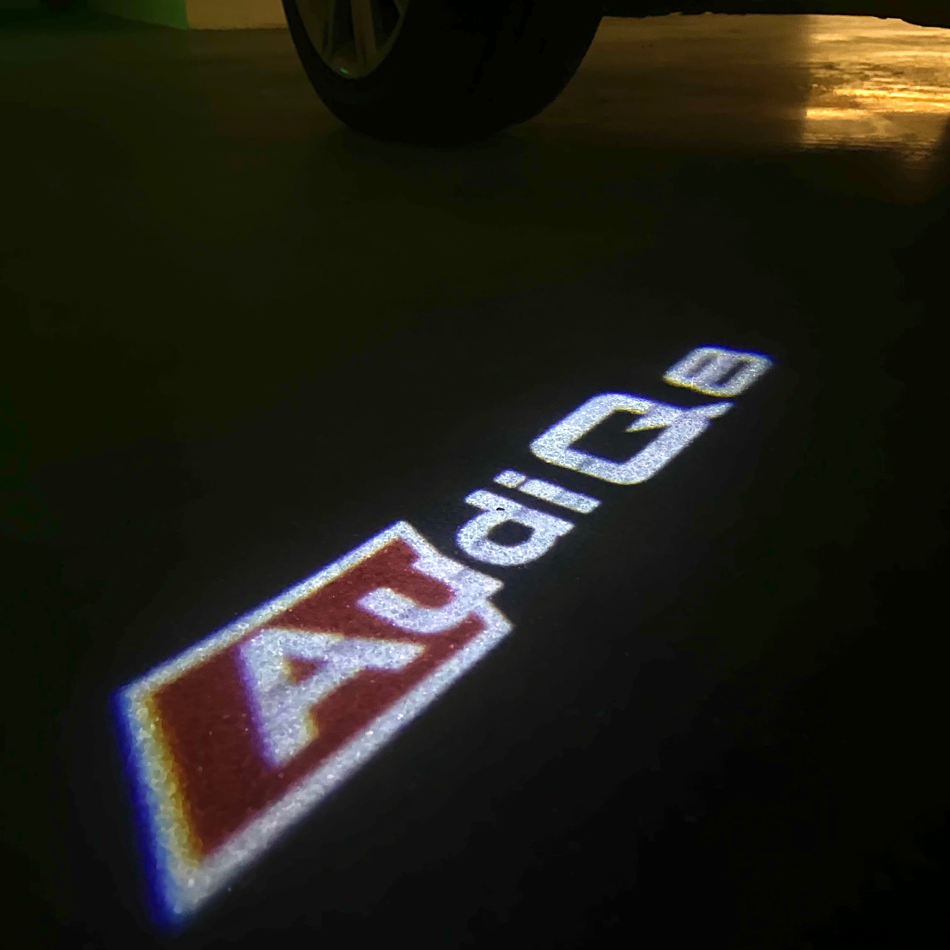 AUDI Q8 LOGO PROJECTOT LIGHTS  (quantity 1 = 2 Logo Films /2 door lights）Nr.12B36