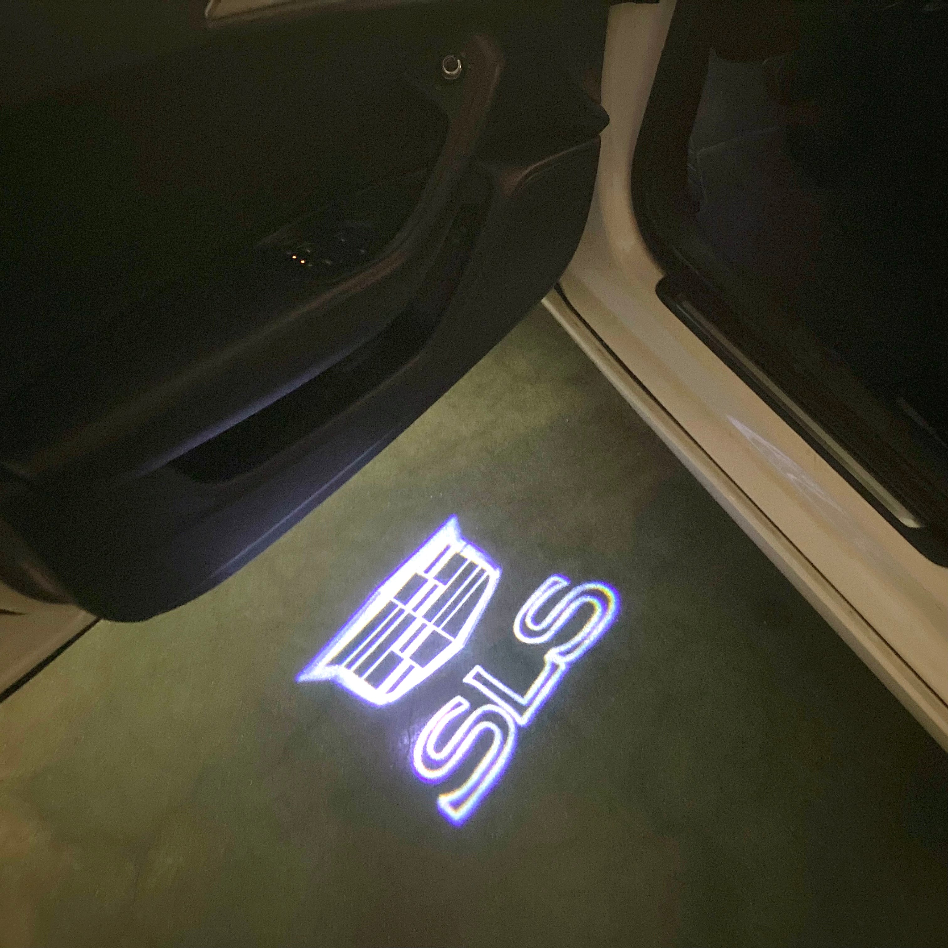CADILLAC SLS LOGO PROJECTOT LIGHTS Nr.9724 (quantity 1 = 2 Logo Films /2 door lights）
