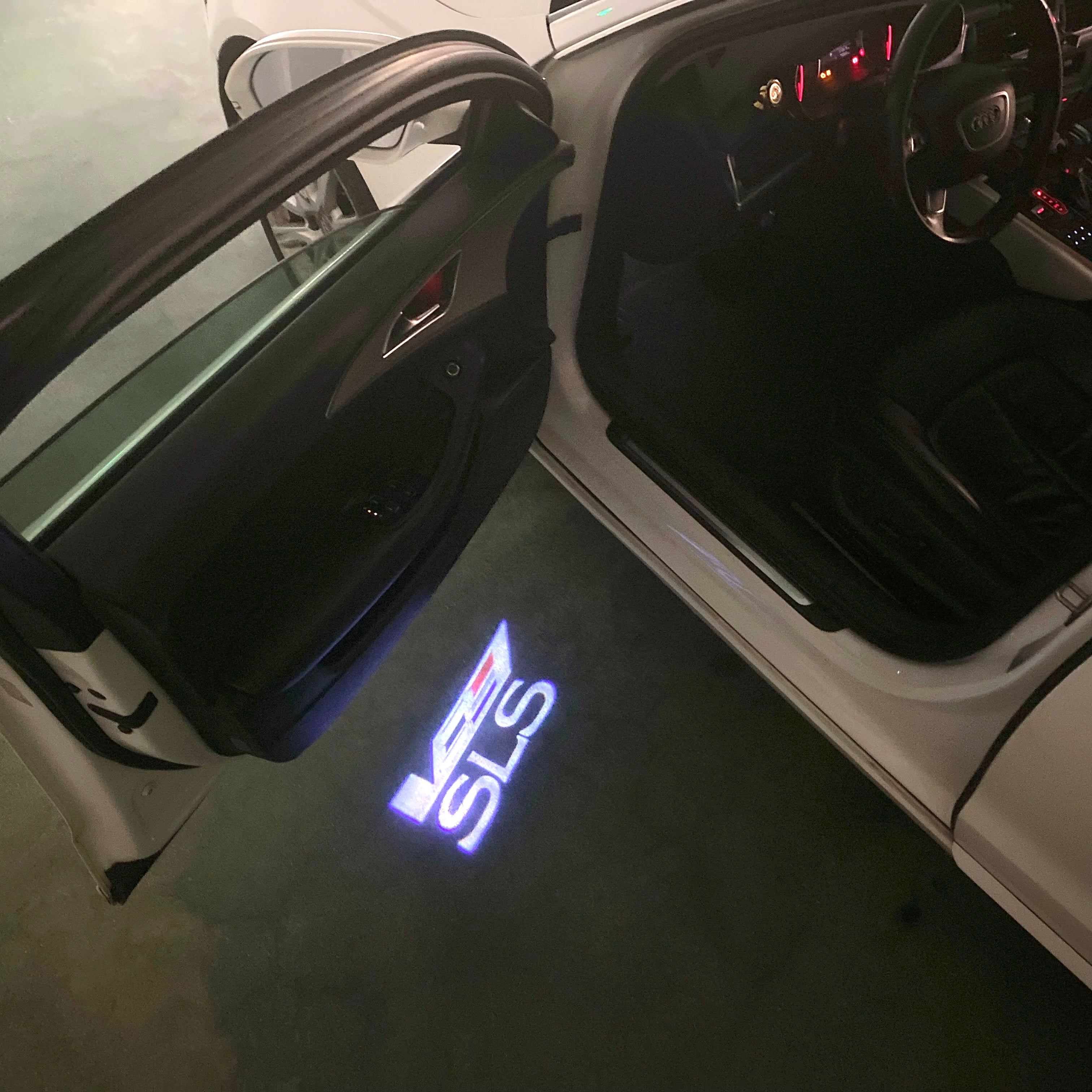 CADILLAC SLS LOGO PROJECTOT LIGHTS Nr.9754 (quantity 1 = 2 Logo Films /2 door lights）