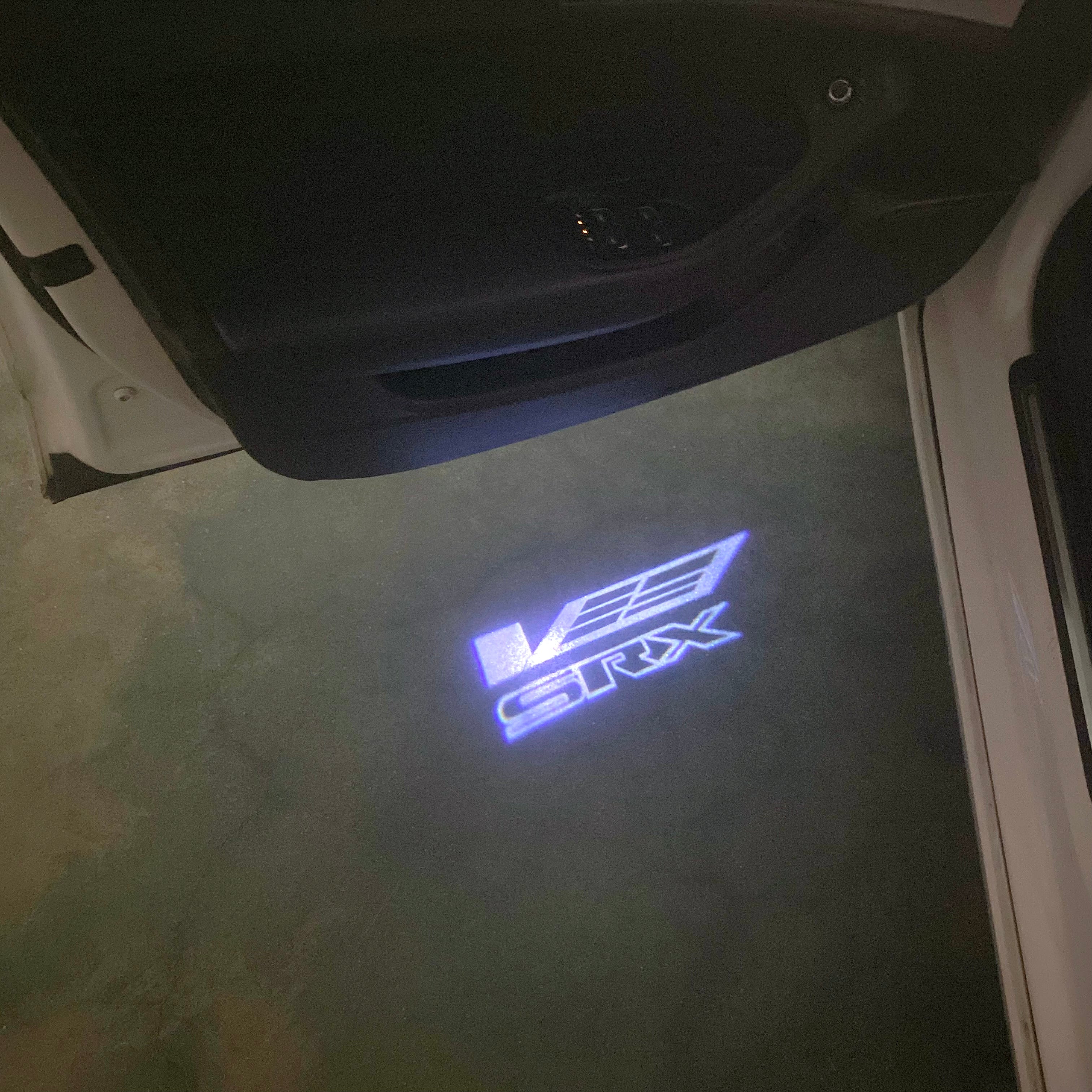 CADILLAC SRX LOGO PROJECTOT LIGHTS Nr.9763 (quantity 1 = 2 Logo Films /2 door lights）