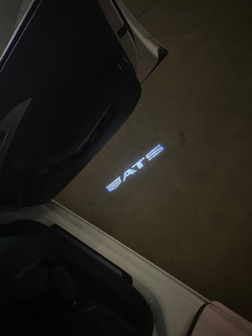 CADILLAC ATS LOGO PROJECTOT LIGHTS Nr.9796 (quantity 1 = 2 Logo Films /2 door lights）