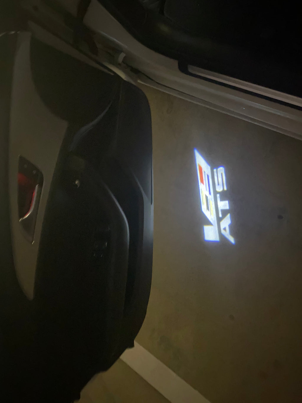 CADILLAC ATS LOGO PROJECTOT LIGHTS Nr.9757 (quantity 1 = 2 Logo Films /2 door lights）