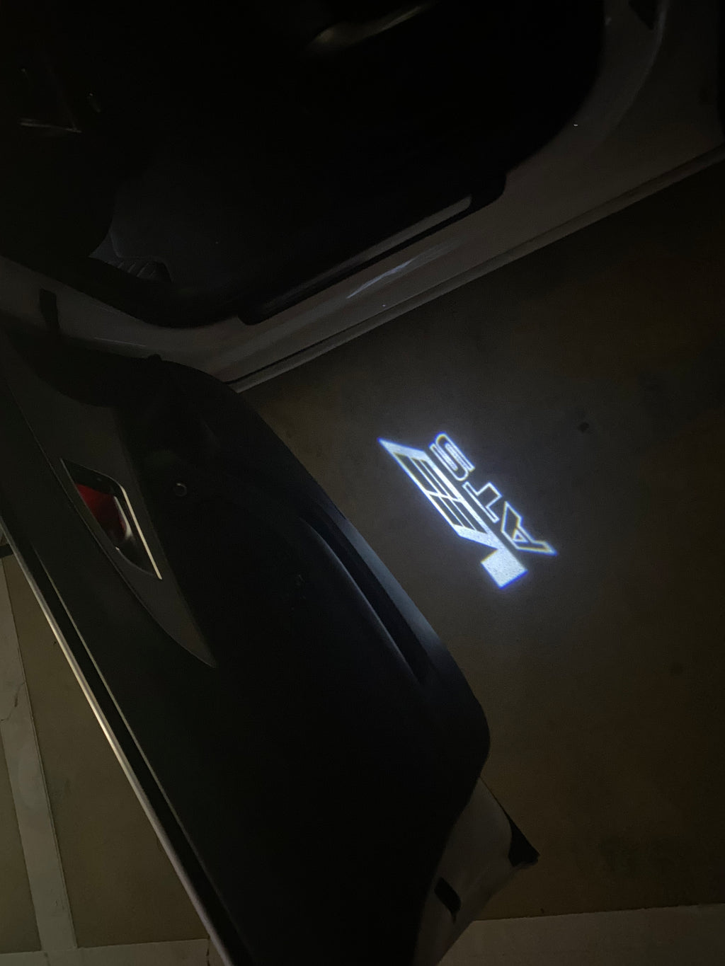 CADILLAC ATS LOGO PROJECTOT LIGHTS Nr.9765 (quantity 1 = 2 Logo Films /2 door lights）