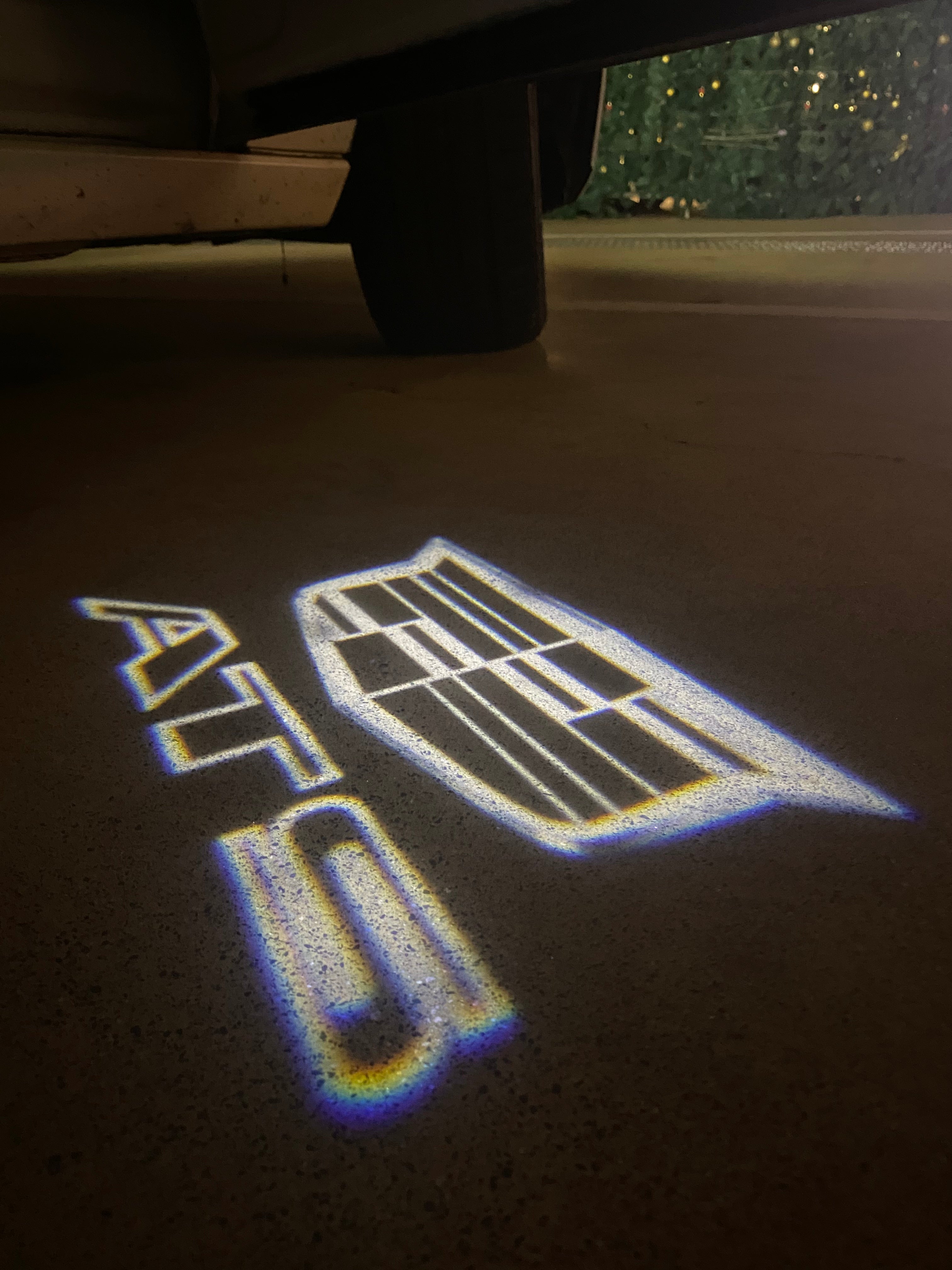 CADILLAC ATS LOGO PROJECTOT LIGHTS Nr.9731 (quantity 1 = 2 Logo Films /2 door lights）