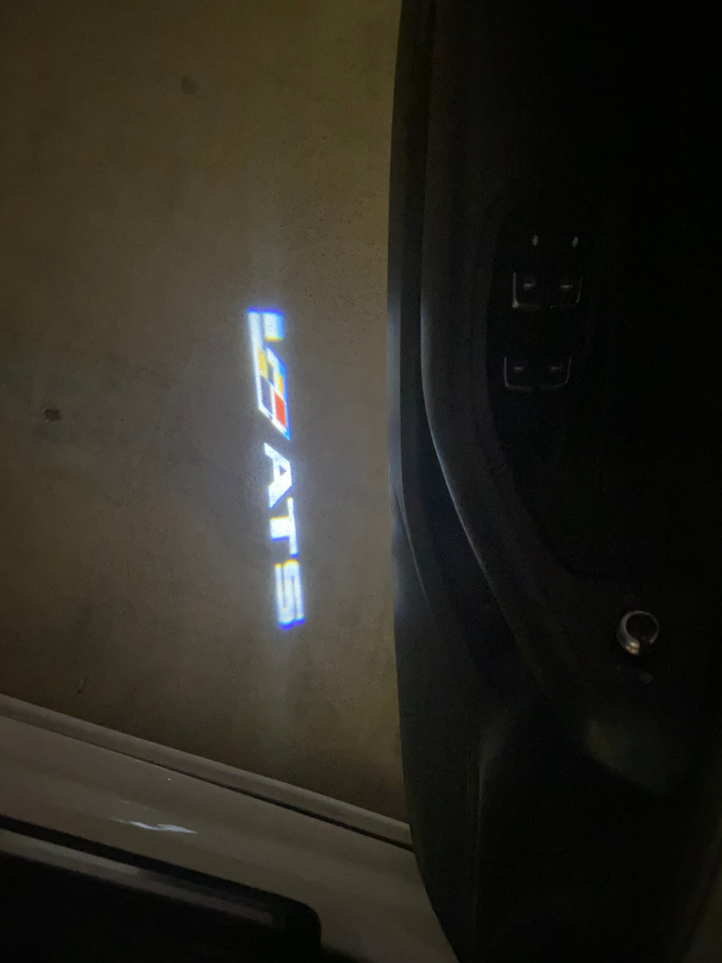 CADILLAC ATS LOGO PROJECTOT LIGHTS Nr.9807 (quantity 1 = 2 Logo Films /2 door lights）