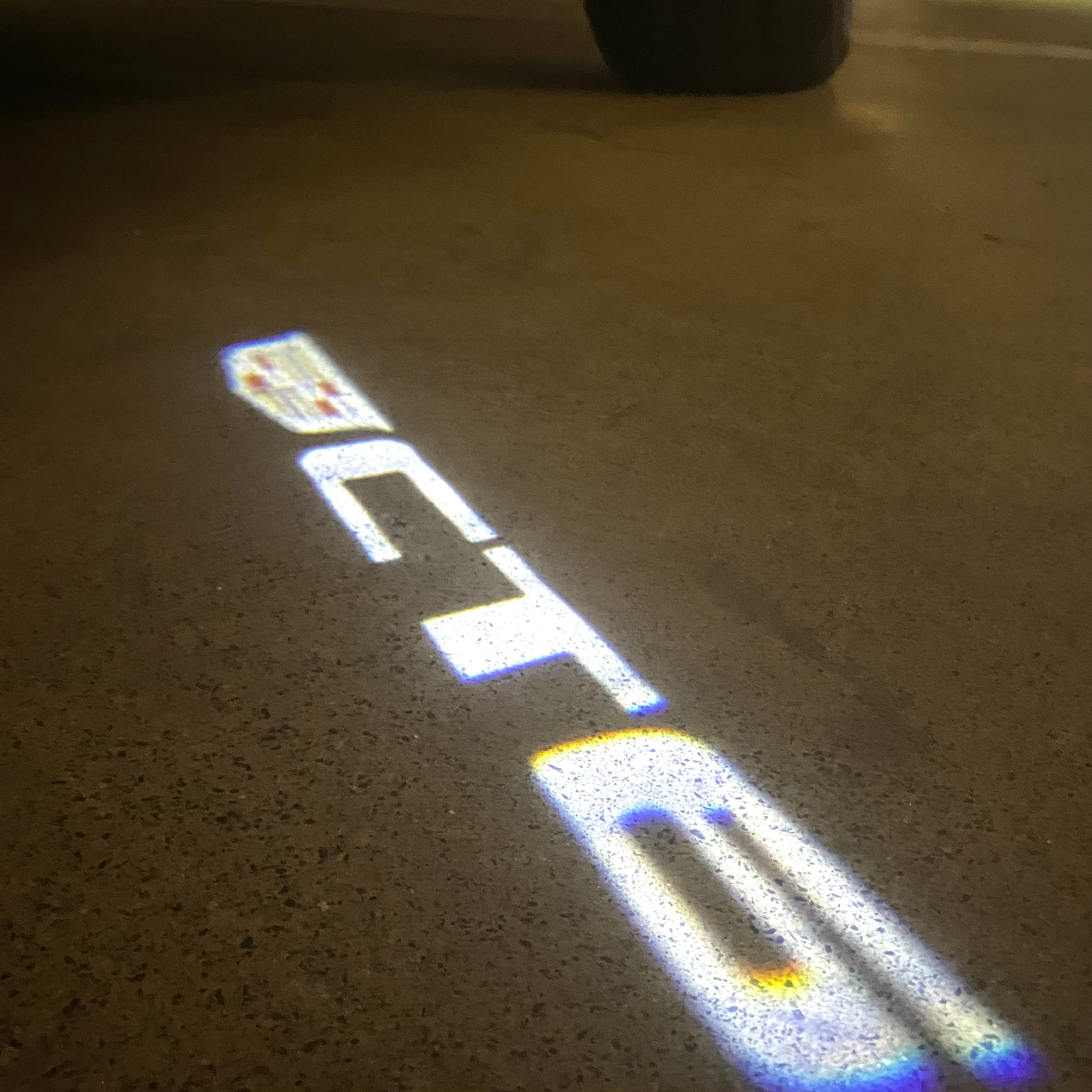 CADILLAC CT6 LOGO PROJECTOT LIGHTS Nr.9795 (quantity 1 = 2 Logo Films /2 door lights）