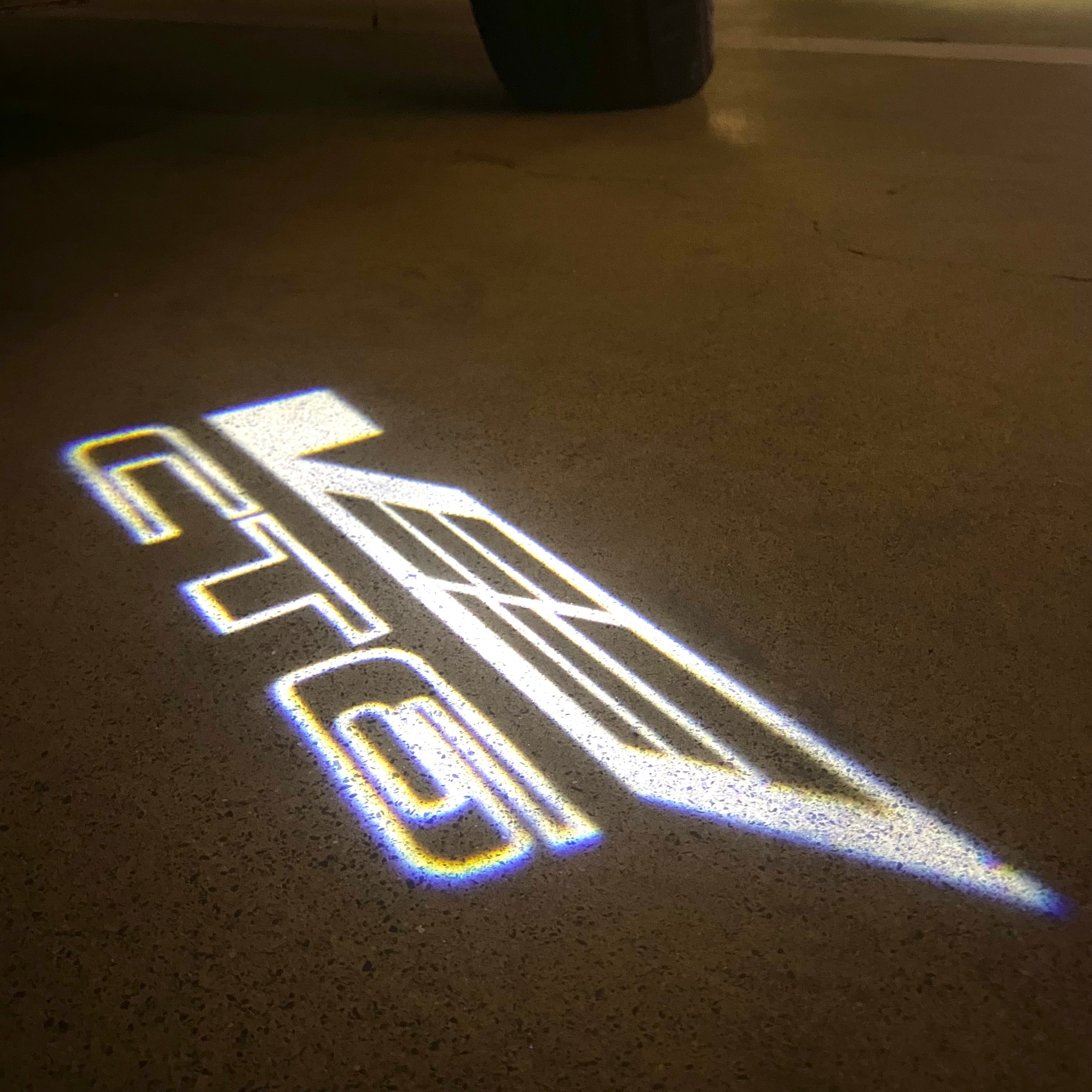 CADILLAC CT6 LOGO PROJECTOT LIGHTS Nr.9762 (quantity 1 = 2 Logo Films /2 door lights）