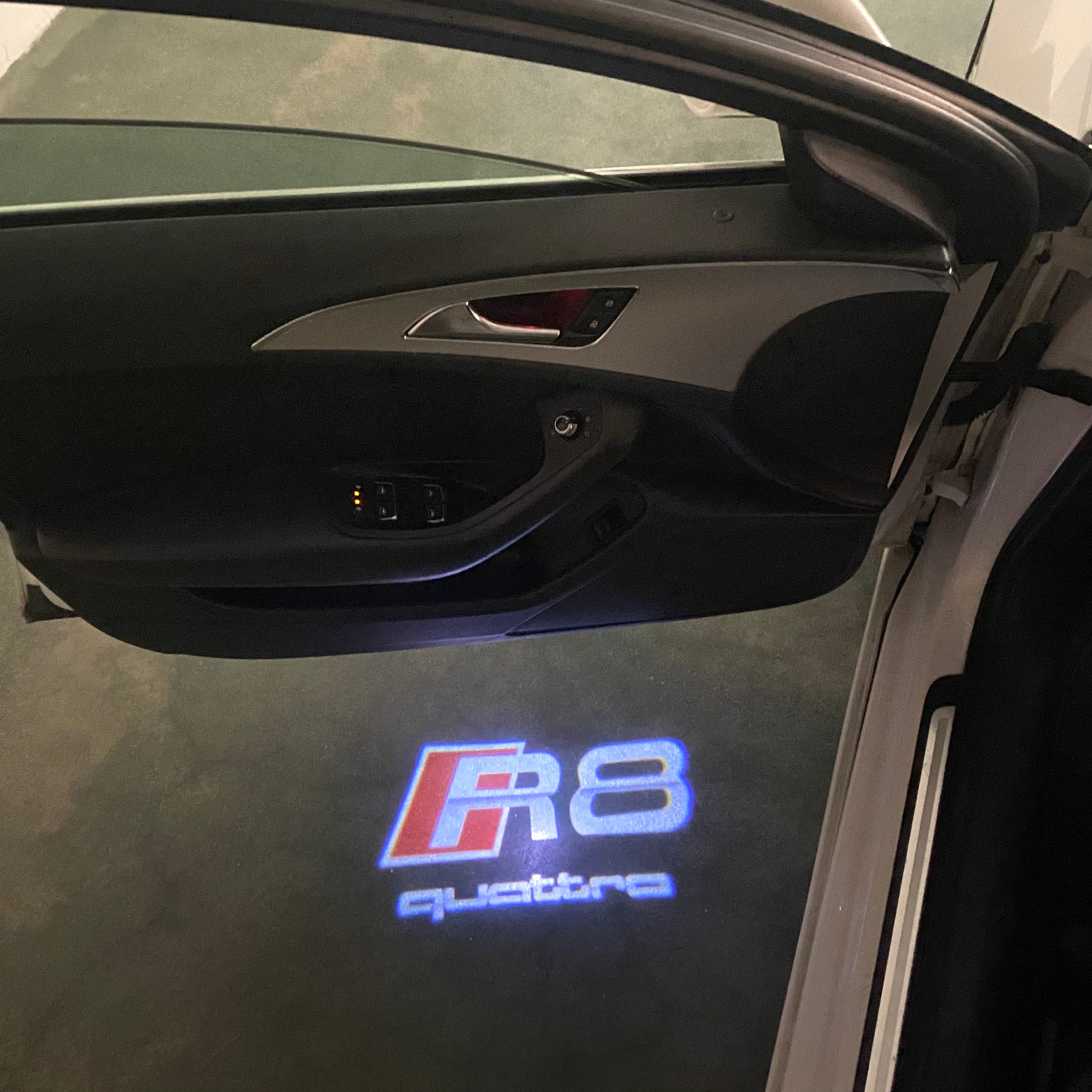 AUDI  R8 LOGO PROJECTOT LIGHTS  (quantity 1 = 2 Logo Films /2 door lights）Nr.12B19