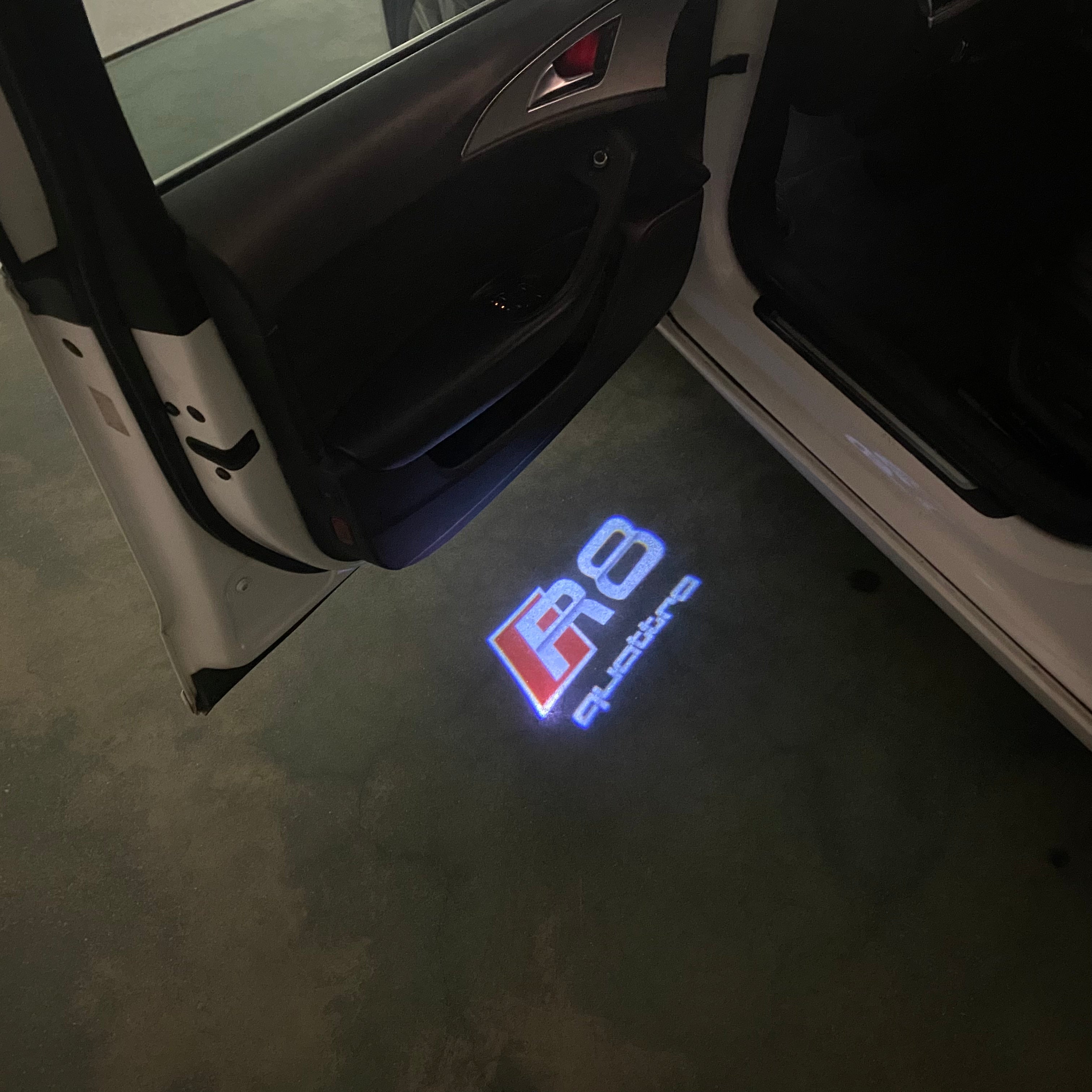AUDI  R8 LOGO PROJECTOT LIGHTS  (quantity 1 = 2 Logo Films /2 door lights）Nr.12B19