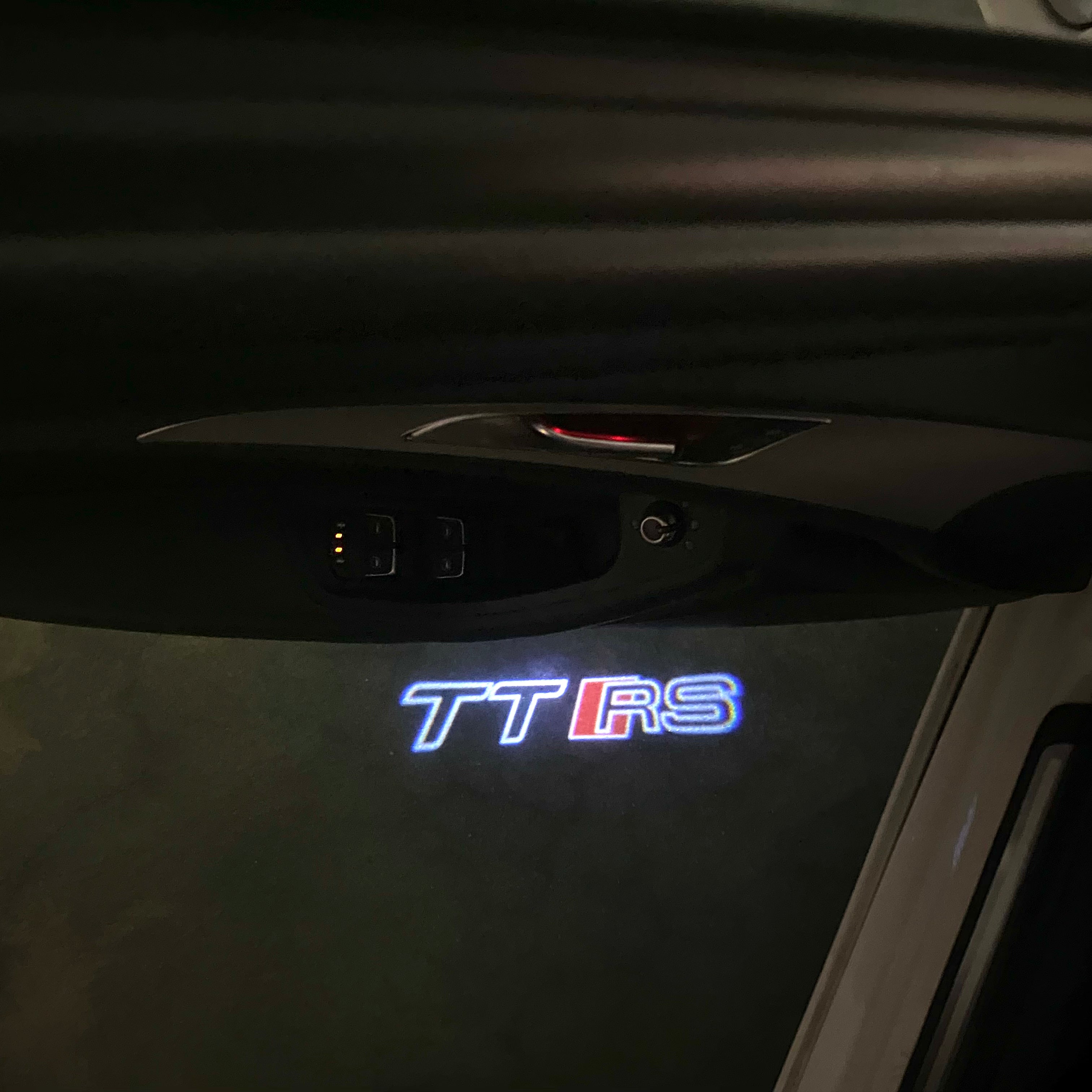 AUDI  TTRS LOGO PROJECTOT LIGHTS  (quantity 1 = 2 Logo Films /2 door lights）Nr.12B18