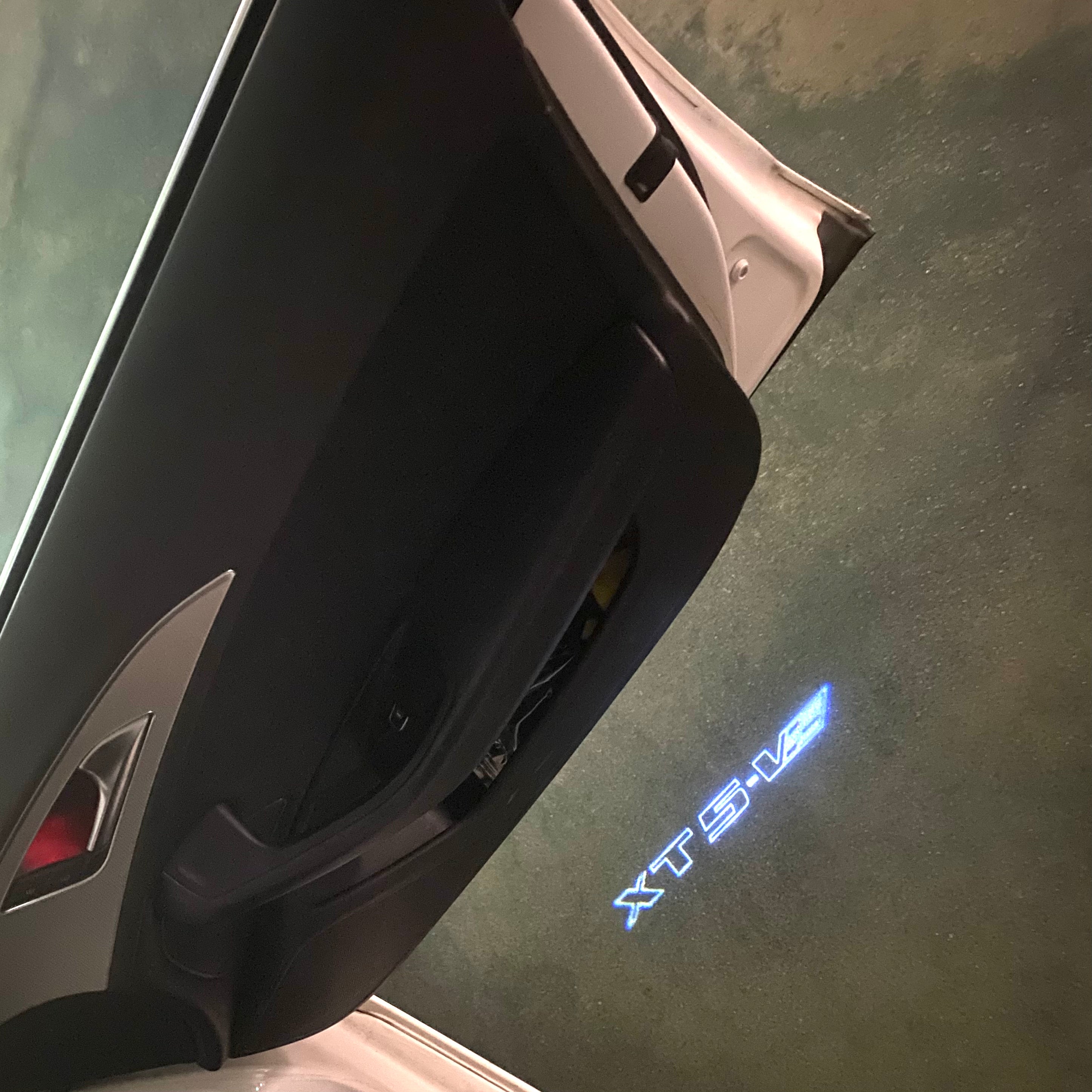 CADILLAC XT5 LOGO PROJECTOT LIGHTS Nr.9782 (quantity 1 = 2 Logo Films /2 door lights）
