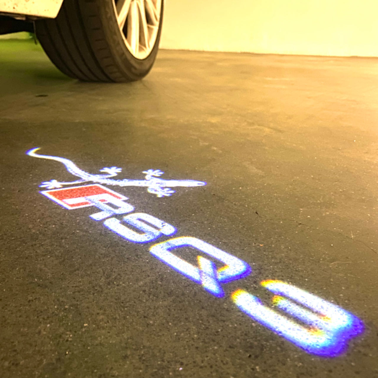 AUDI  RSQ3 LOGO PROJECTOT LIGHTS  (quantity 1 = 2 Logo Films /2 door lights）Nr.12B57