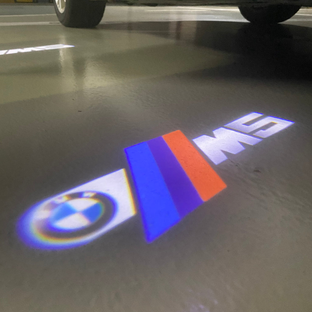 BMW M3 LOGO PROJECTOR LIGHTS Nr.24 (الكمية 1 = 1 مجموعة / 2 أضواء باب)