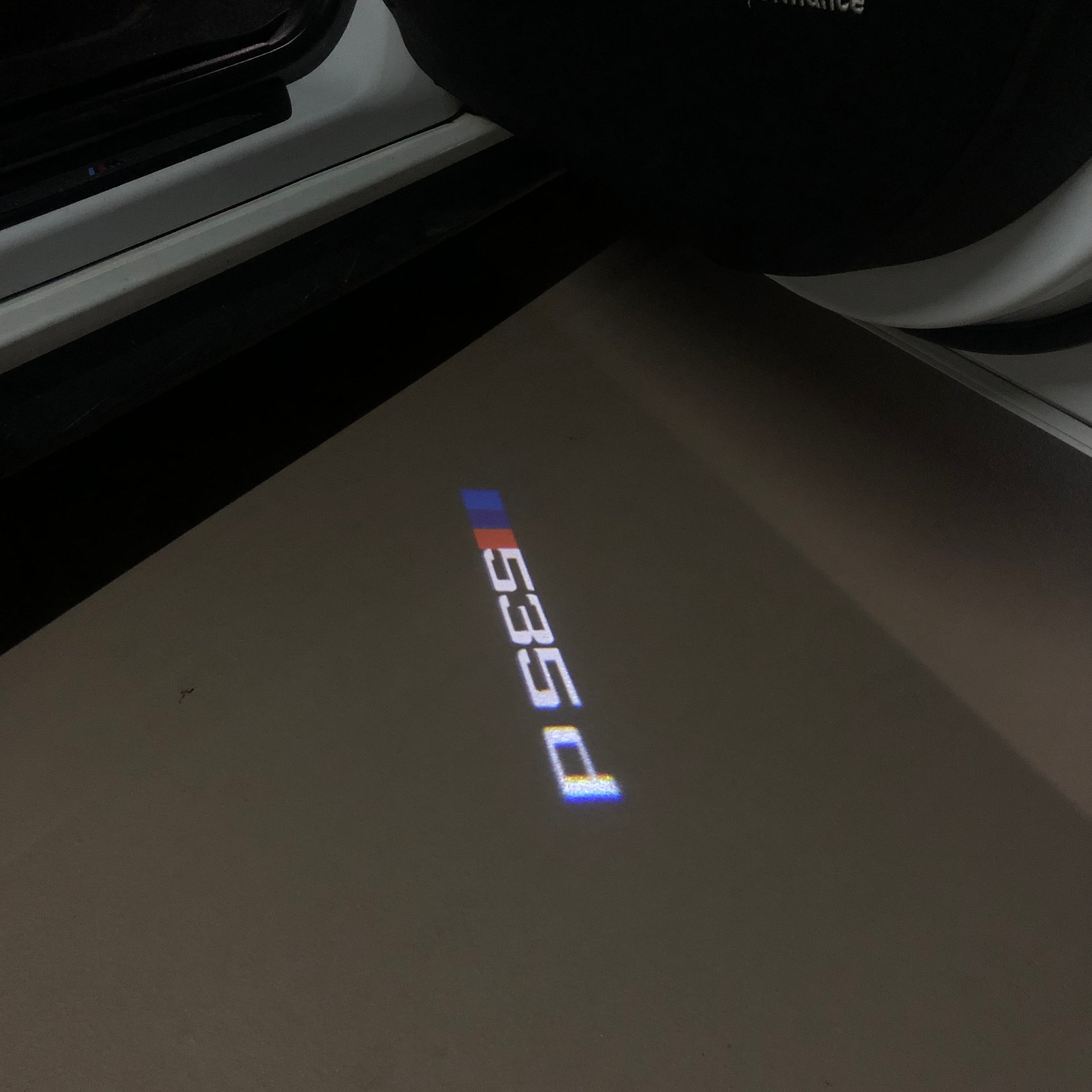ÉCLAIRAGE DE PROJECTEUR BMW M3 LOGO Nr.24 (quantité 1 = 1 jeux / 2 feux de porte)