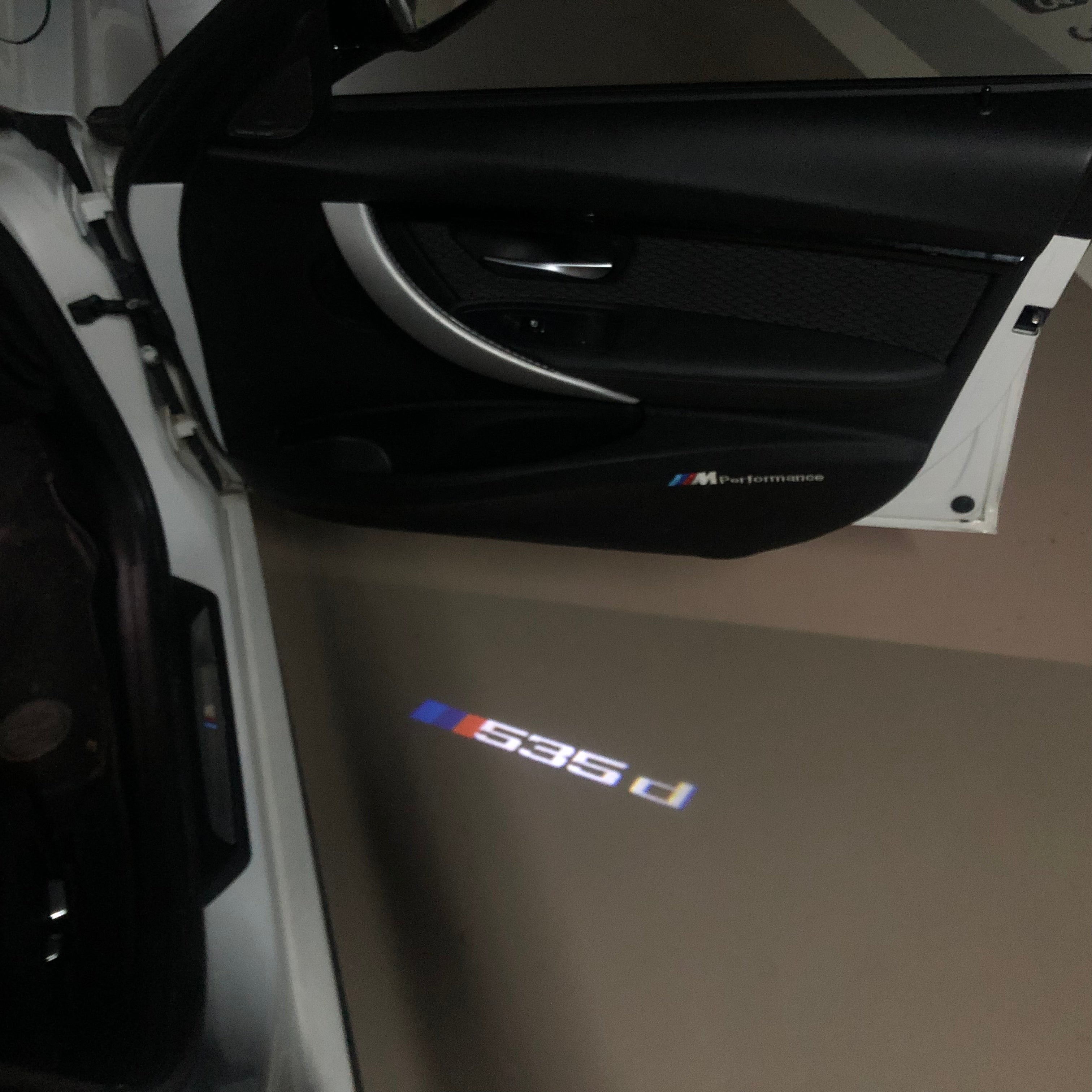 ÉCLAIRAGE DE PROJECTEUR BMW M3 LOGO Nr.24 (quantité 1 = 1 jeux / 2 feux de porte)