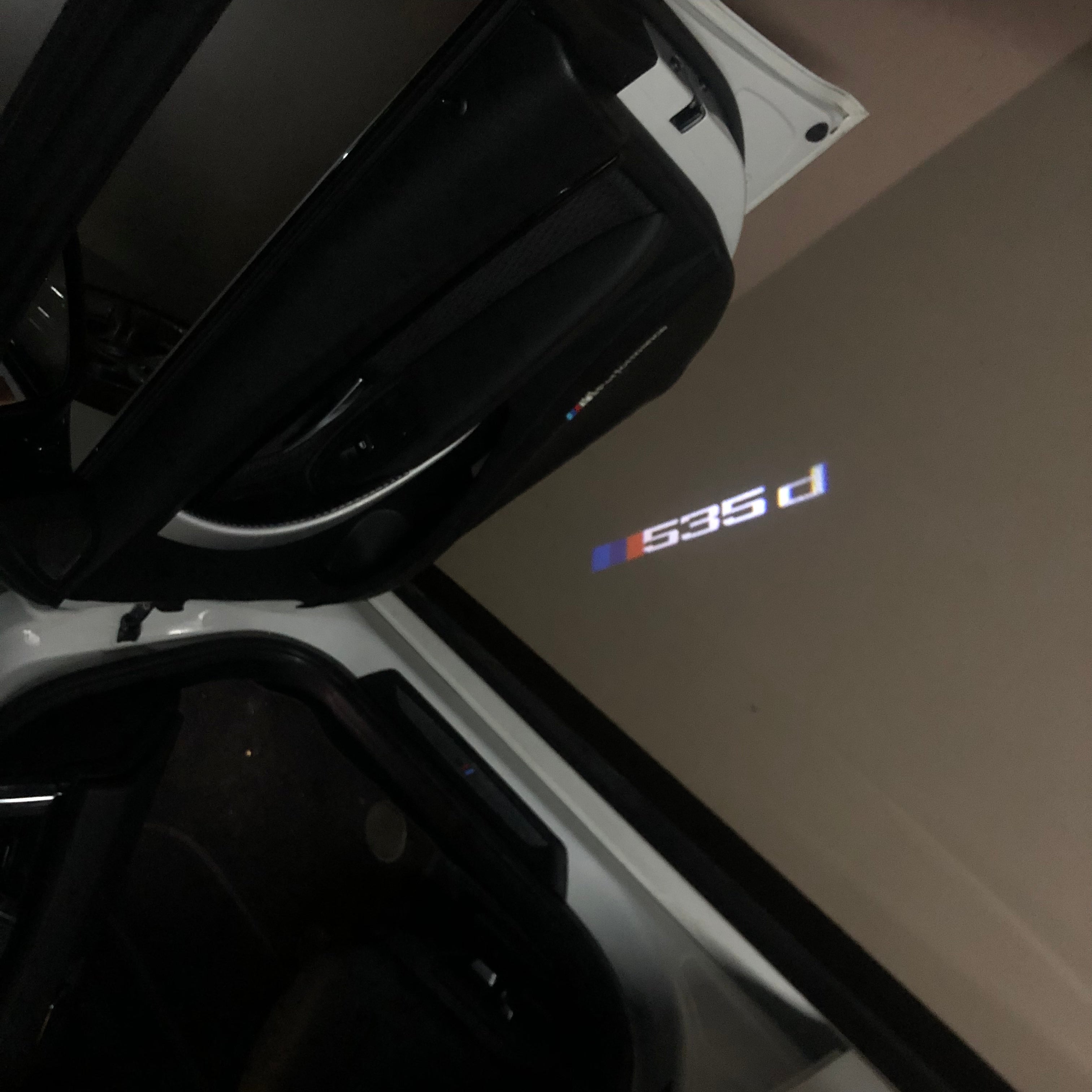 ÉCLAIRAGE DE PROJECTEUR BMW M3 LOGO Nr.24 (quantité 1 = 1 jeux / 2 feux de porte)