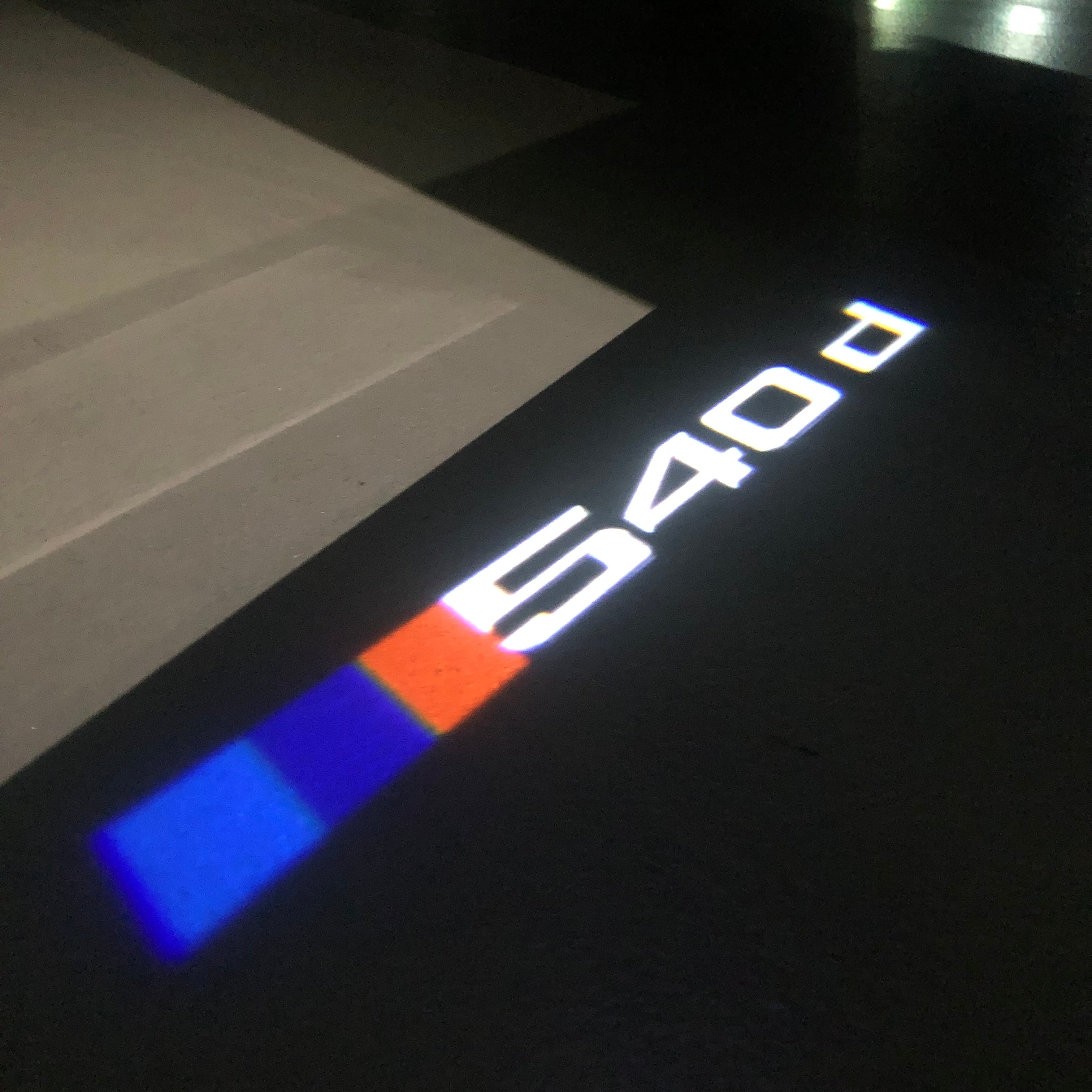 ÉCLAIRAGE DE PROJECTEUR BMW M3 LOGO Nr.24 (quantité 1 = 1 jeux / 2 feux de porte)