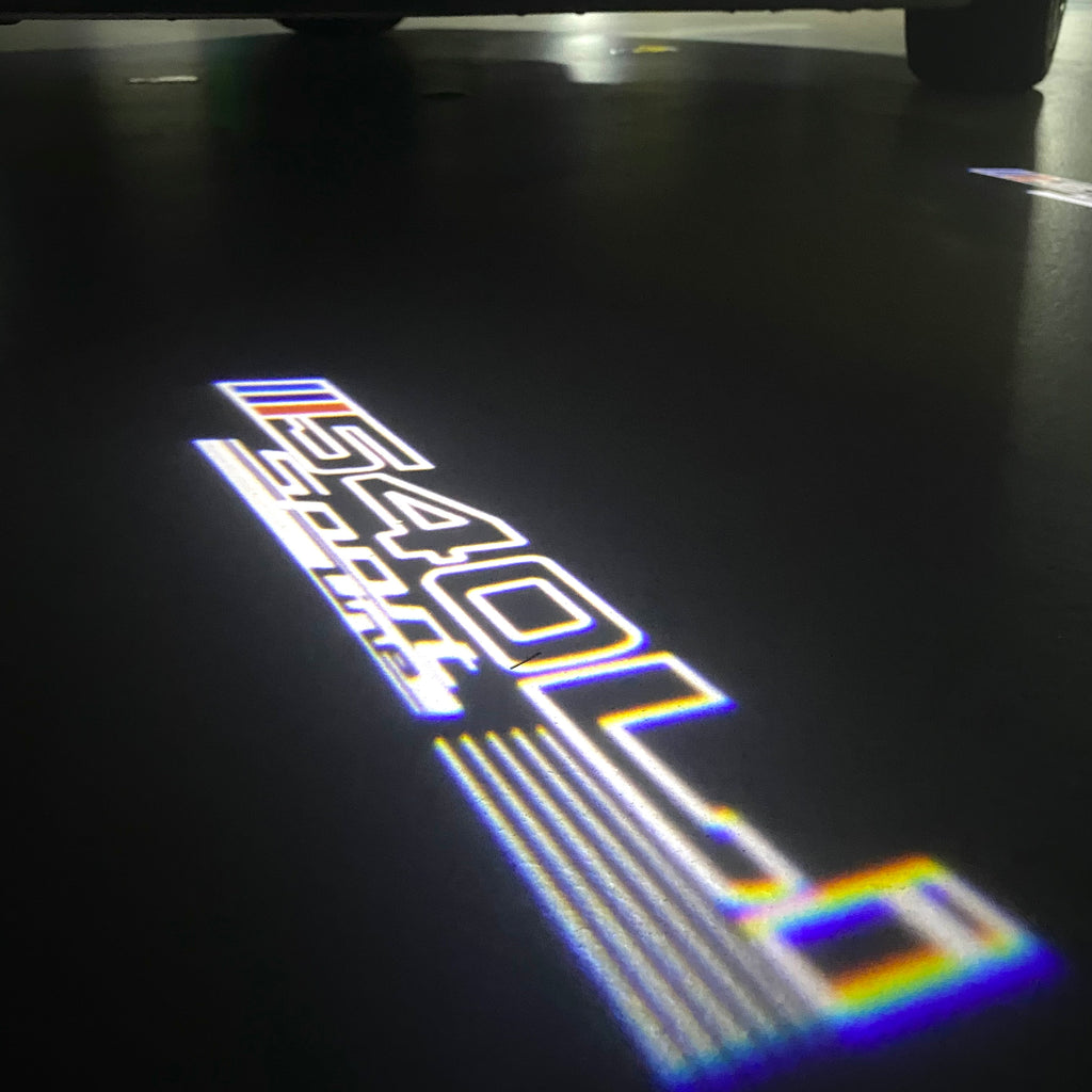 BMW M3 LOGO PROJECTOR LIGHTS Nr.24 (الكمية 1 = 1 مجموعة / 2 أضواء باب)