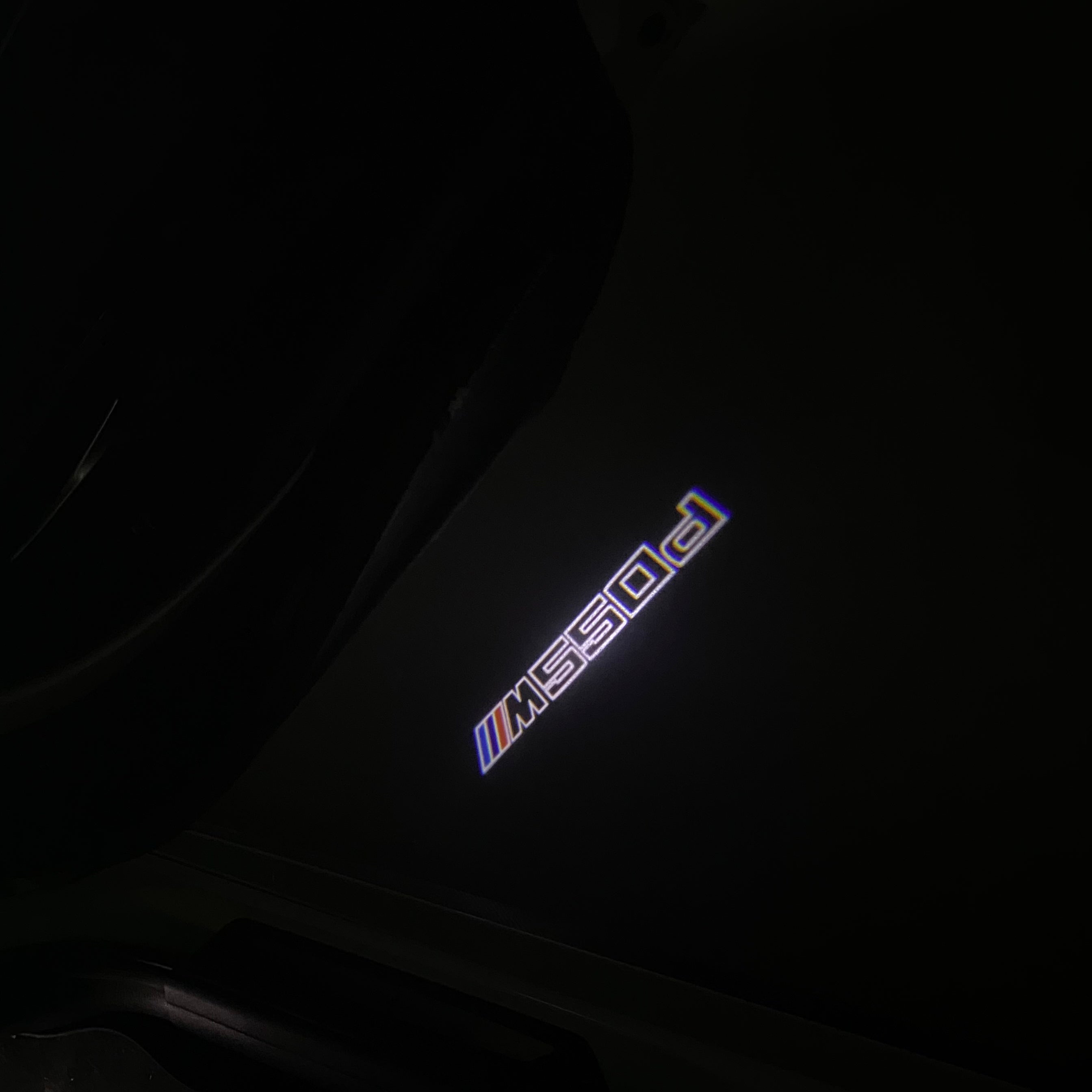ÉCLAIRAGE DE PROJECTEUR BMW M3 LOGO Nr.24 (quantité 1 = 1 jeux / 2 feux de porte)