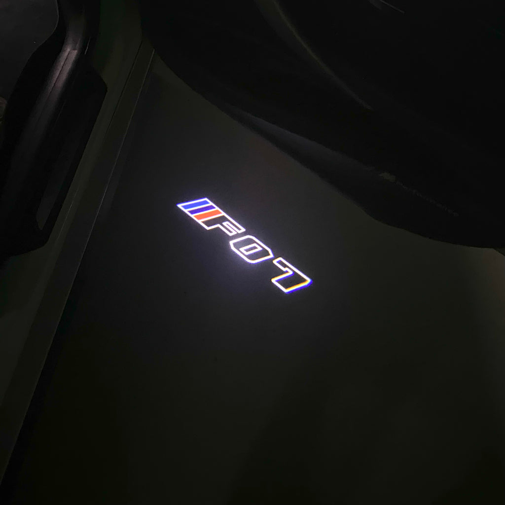 BMW M3 LOGO PROJECTOR LIGHTS Nr.24 (الكمية 1 = 1 مجموعة / 2 أضواء باب)