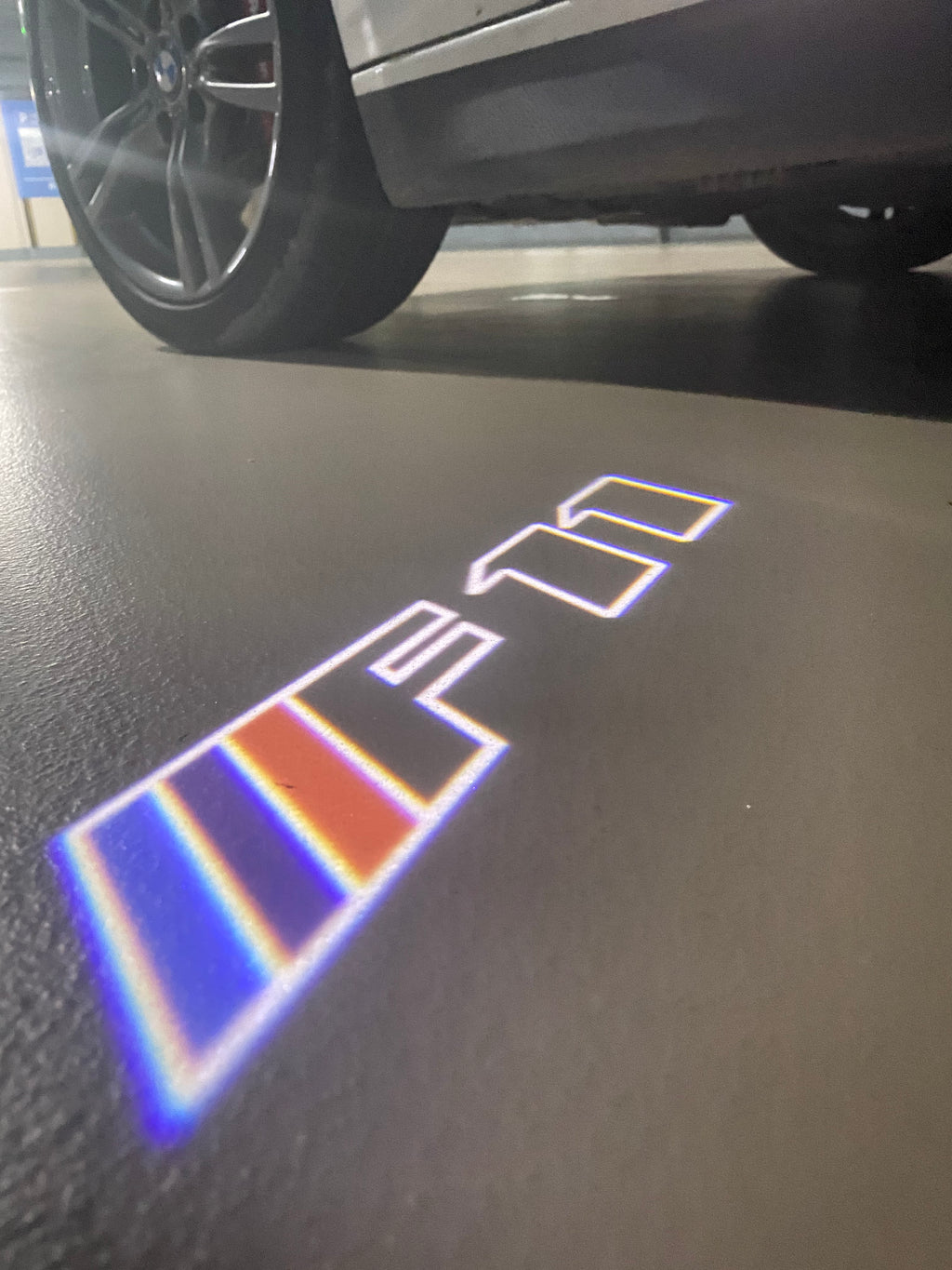 BMW 5 SERIES F11   LOGO PROJECTOT LIGHTS (quantity 1 = 1 sets/2 door lights) Nr.6024q76