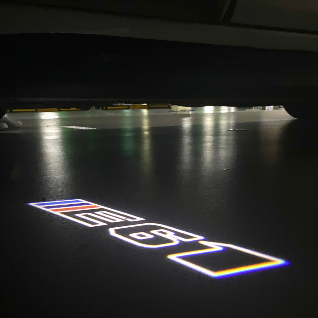 ÉCLAIRAGE DE PROJECTEUR BMW M3 LOGO Nr.24 (quantité 1 = 1 jeux / 2 feux de porte)