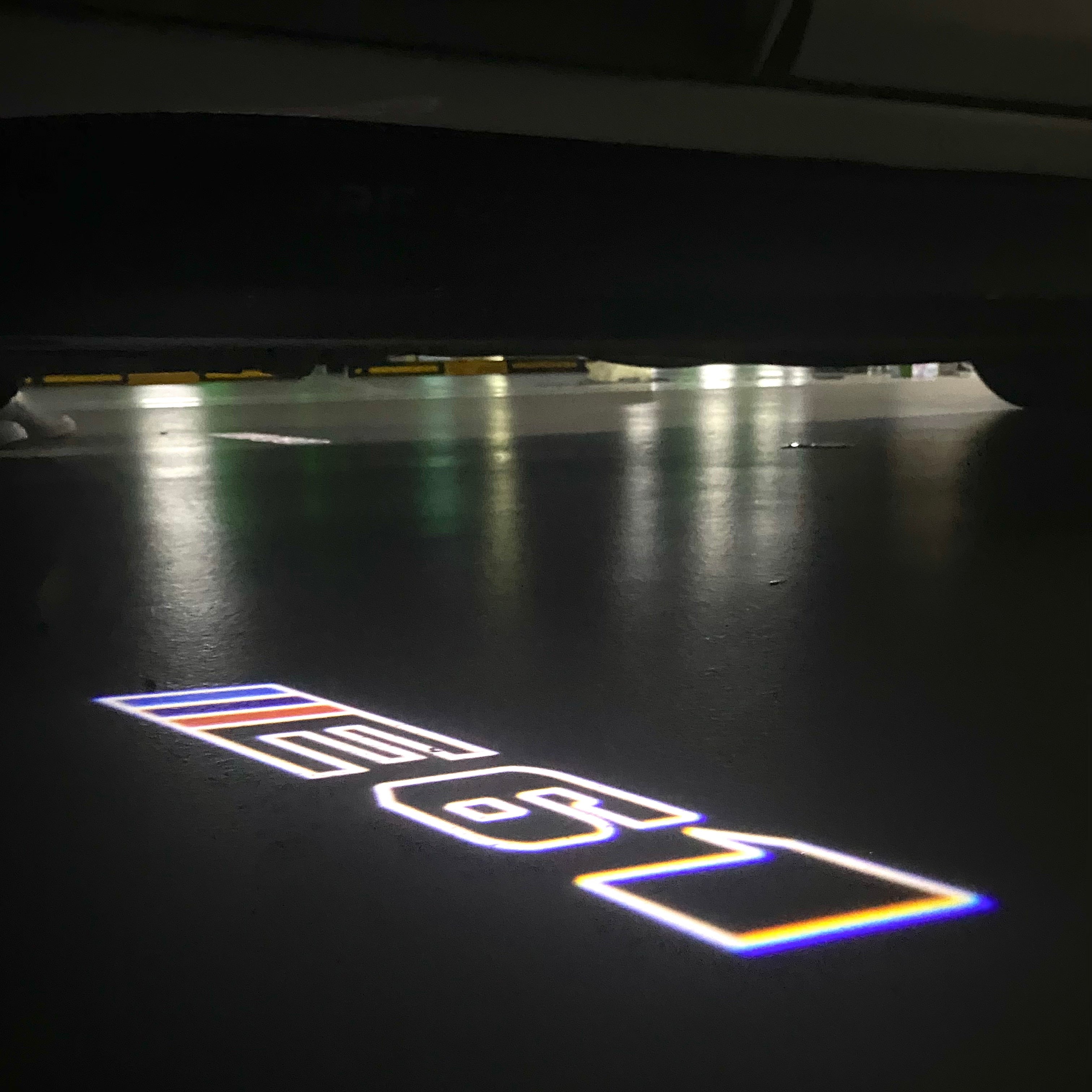 ÉCLAIRAGE DE PROJECTEUR BMW M3 LOGO Nr.24 (quantité 1 = 1 jeux / 2 feux de porte)