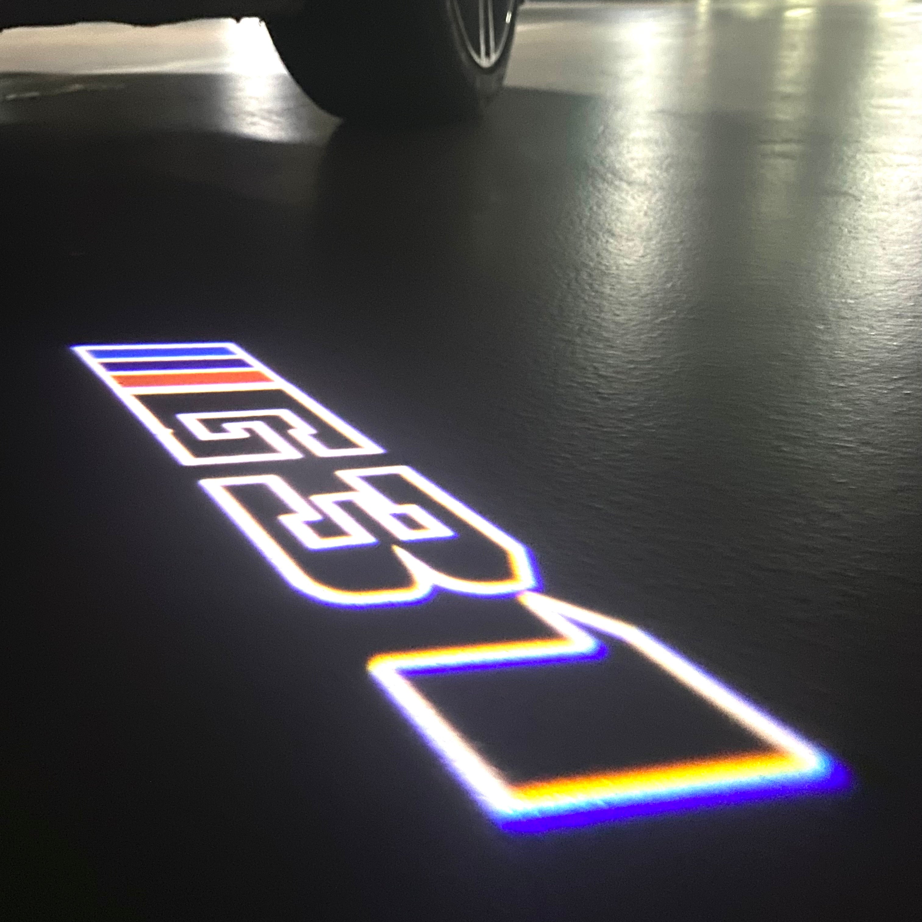 ÉCLAIRAGE DE PROJECTEUR BMW M3 LOGO Nr.24 (quantité 1 = 1 jeux / 2 feux de porte)