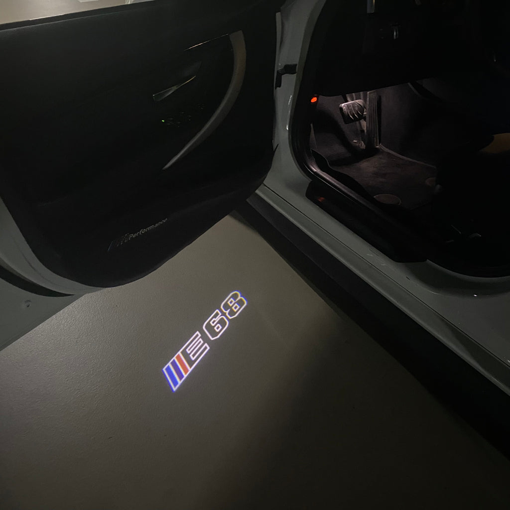 BMW M3 LOGO PROJECTOT LIGHTS Nr.24 (Menge 1 = 1 Sets/2 Türleuchten)