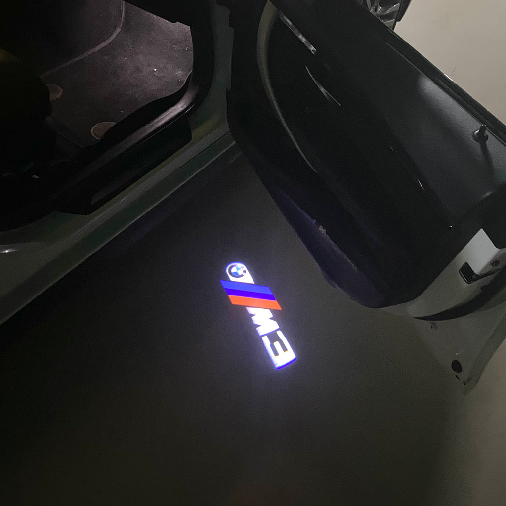 ÉCLAIRAGE DE PROJECTEUR BMW M3 LOGO Nr.24 (quantité 1 = 1 jeux / 2 feux de porte)
