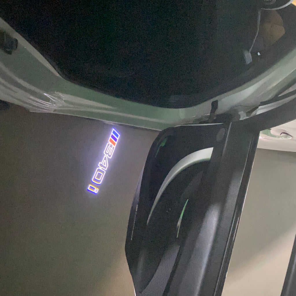 BMW M3 LOGO PROJECTOR LIGHTS Nr.24 (الكمية 1 = 1 مجموعة / 2 أضواء باب)