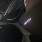 BMW M3 LOGO PROJECTOR LIGHTS Nr.24 (الكمية 1 = 1 مجموعة / 2 أضواء باب)