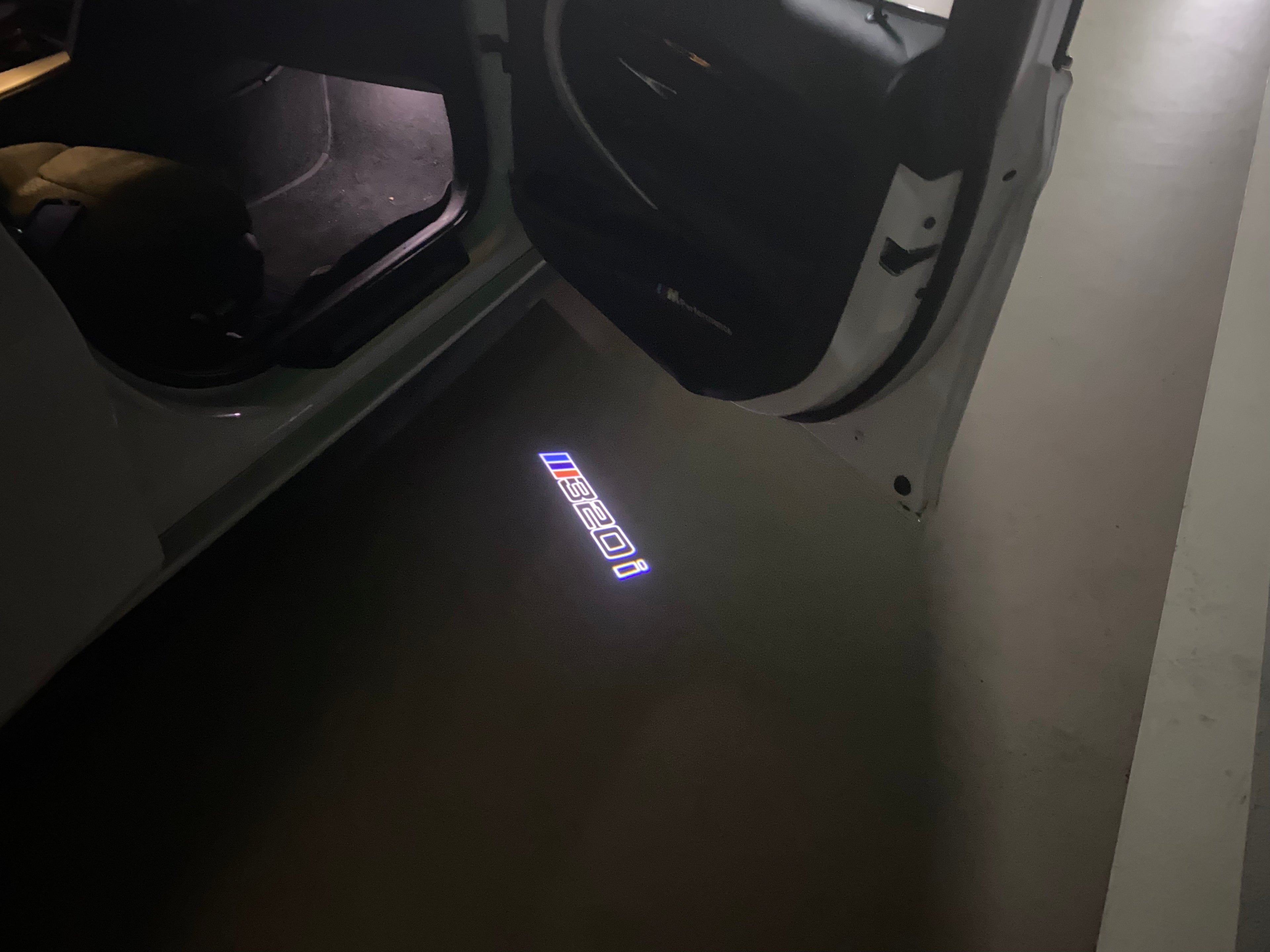 BMW 3 SERIES 320 i LOGO PROJECTOT LIGHTS (quantity 1 = 1 sets/2 door lights) Nr.6024q304