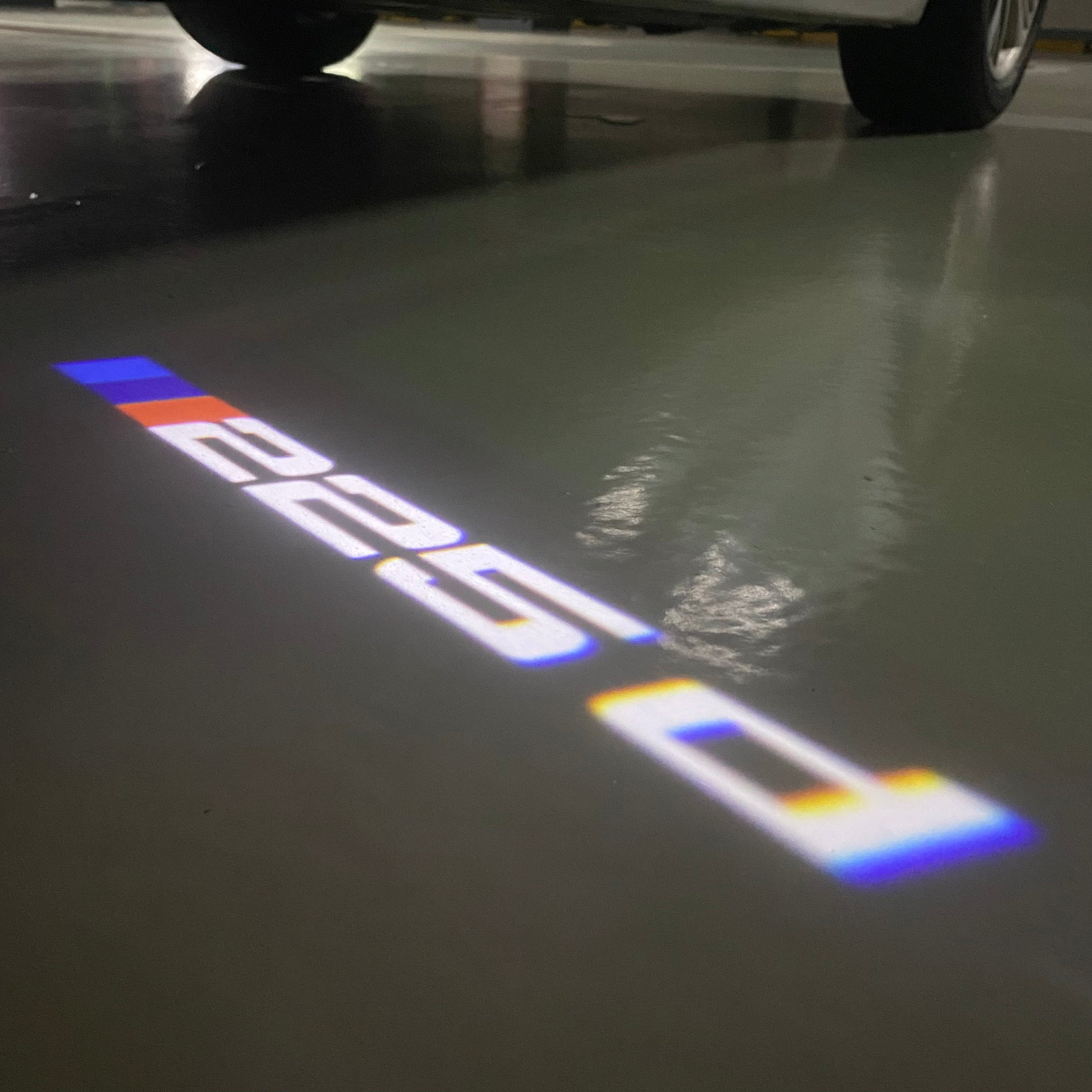 ÉCLAIRAGE DE PROJECTEUR BMW M3 LOGO Nr.24 (quantité 1 = 1 jeux / 2 feux de porte)