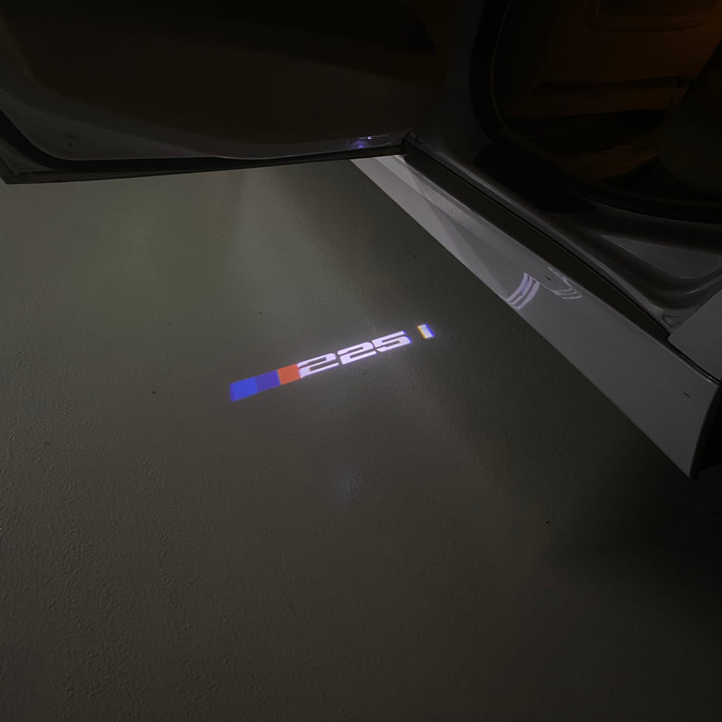 BMW M3 LOGO PROJECTOR LIGHTS Nr.24 (الكمية 1 = 1 مجموعة / 2 أضواء باب)