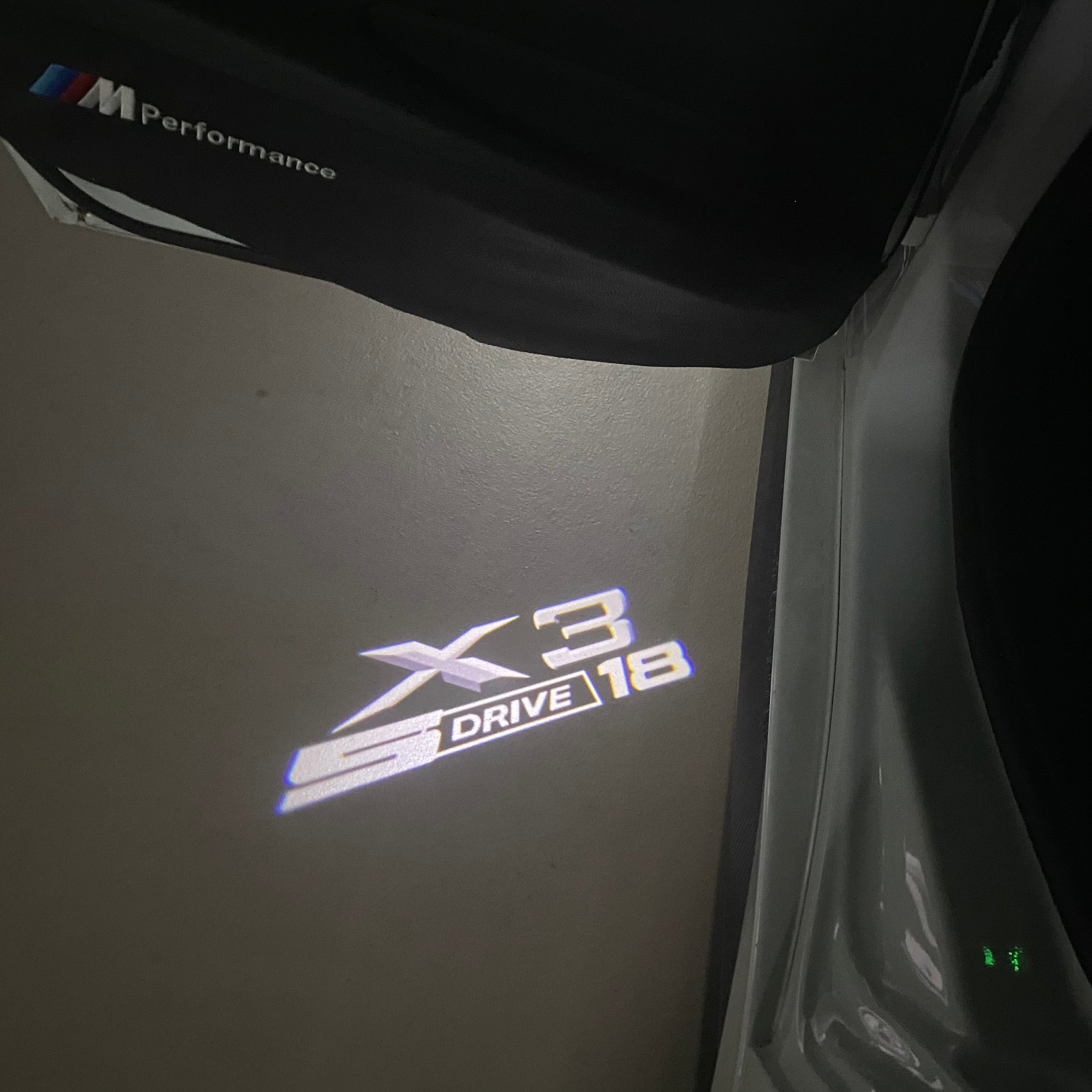 BMW X3 S Drive 18 LOGO PROJECTOT LIGHTS (quantity 1 = 1 sets/2 door lights) Nr.6024q0t26
