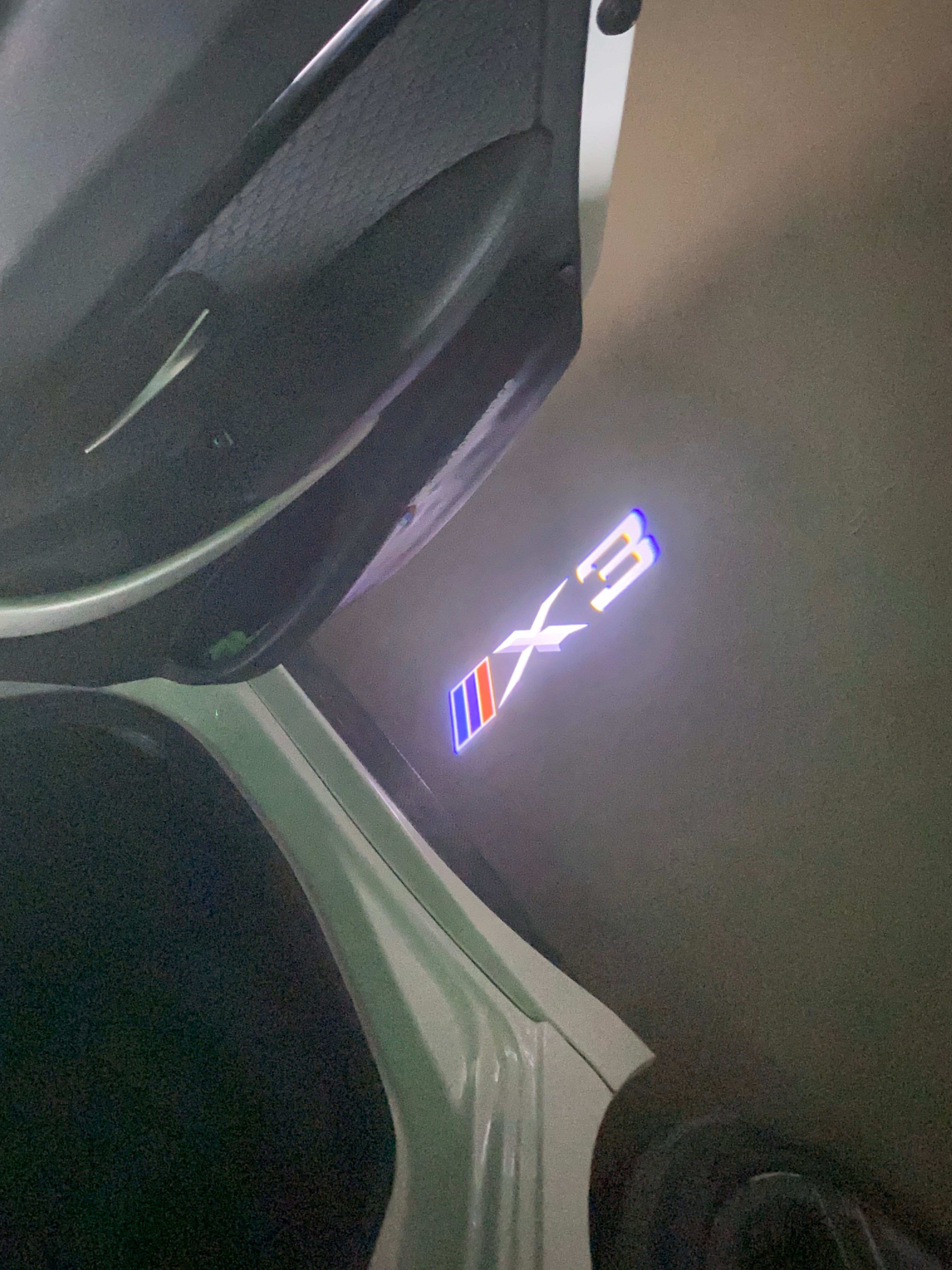 BMW X3  LOGO PROJECTOT LIGHTS (quantity 1 = 1 sets/2 door lights) Nr.6024q0t28