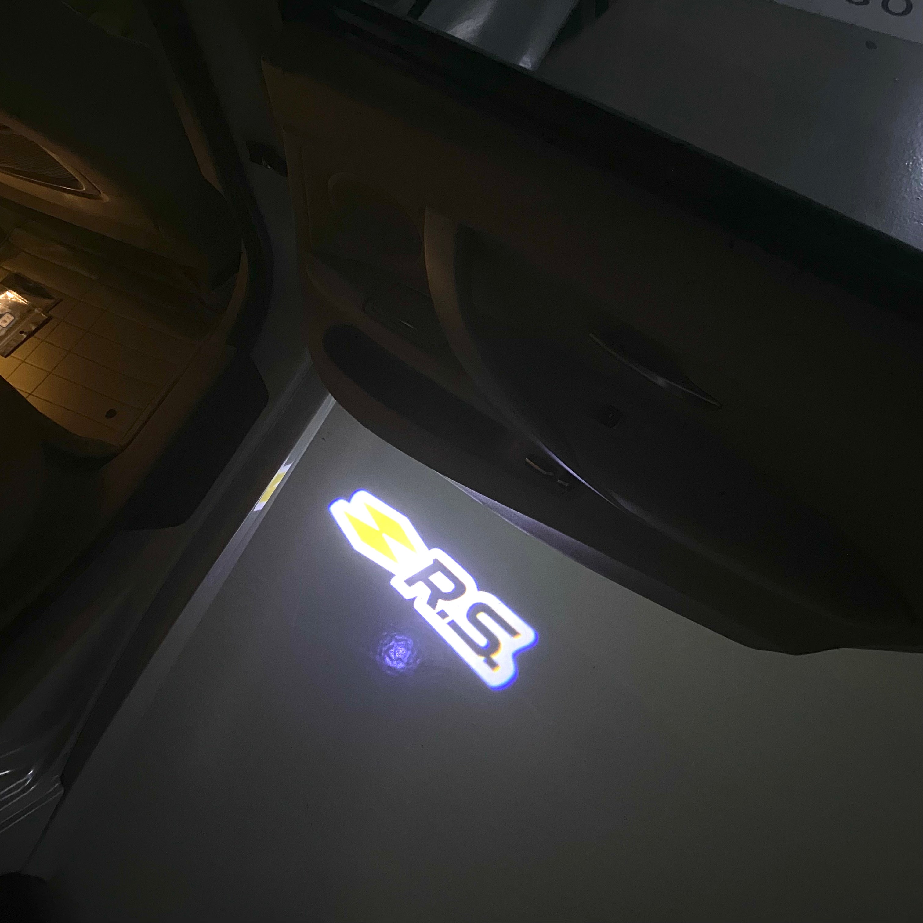 RENAULT RS LOGO PROJECROTR LIGHTS Nr.0955 (quantity  1 =  2 Logo Film & 2 door lights)