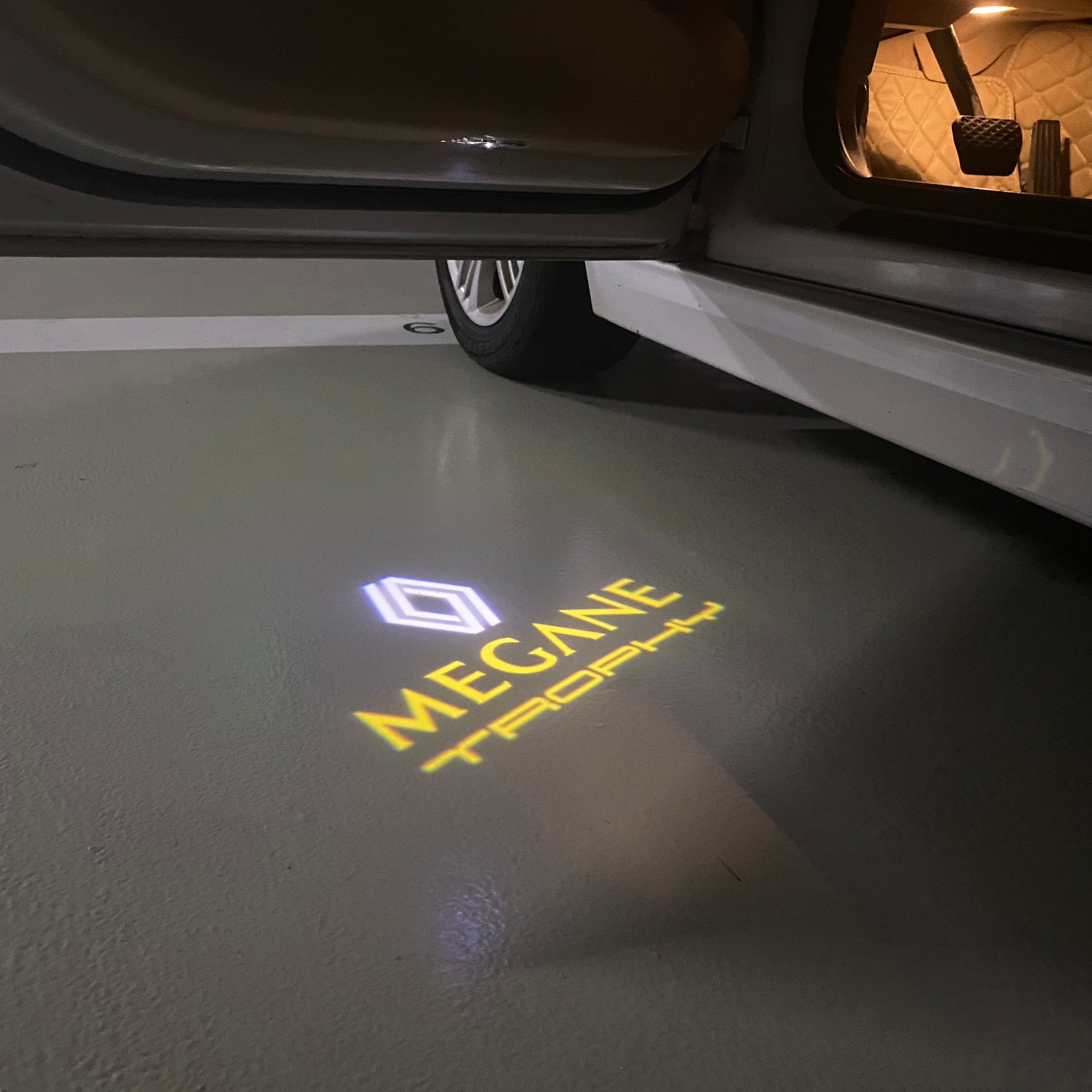 RENAULT MEGANE LOGO PROJECROTR LIGHTS Nr.0945(quantity  1 =  2 Logo Film & 2 door lights)
