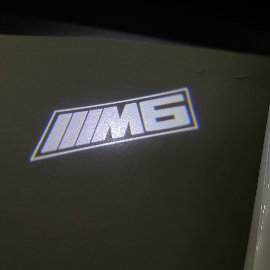 ÉCLAIRAGE DE PROJECTEUR BMW M3 LOGO Nr.24 (quantité 1 = 1 jeux / 2 feux de porte)