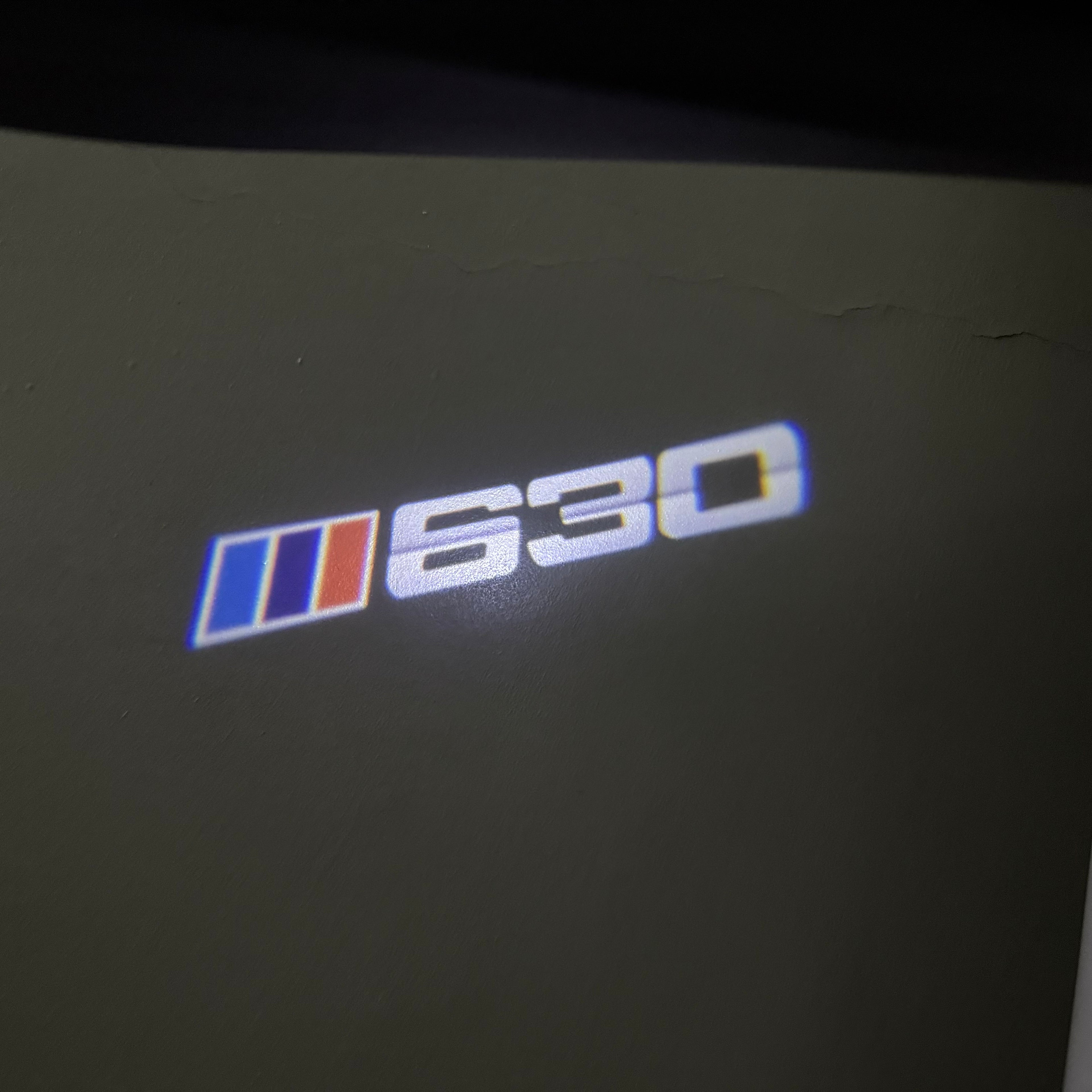 ÉCLAIRAGE DE PROJECTEUR BMW M3 LOGO Nr.24 (quantité 1 = 1 jeux / 2 feux de porte)