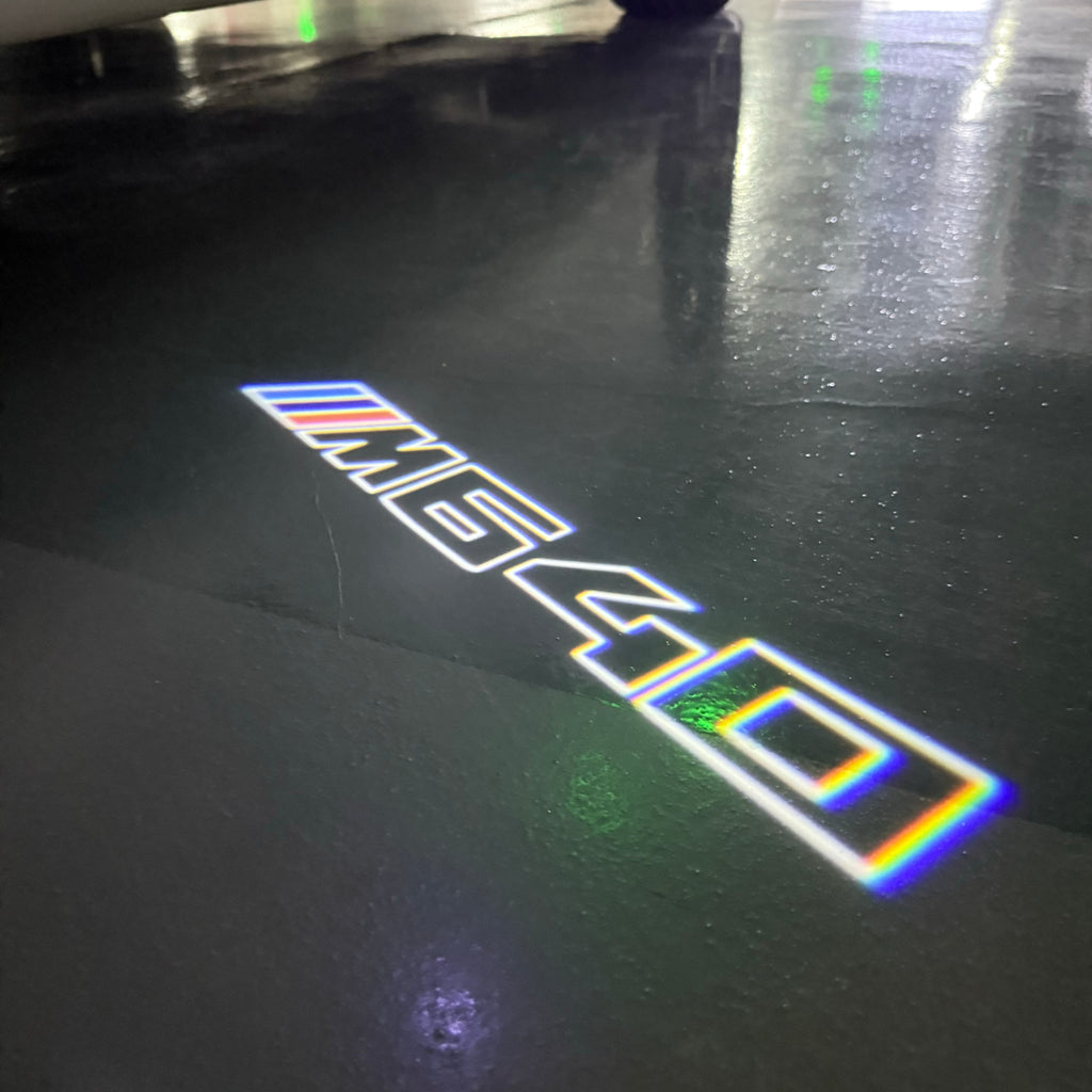 ÉCLAIRAGE DE PROJECTEUR BMW M3 LOGO Nr.24 (quantité 1 = 1 jeux / 2 feux de porte)