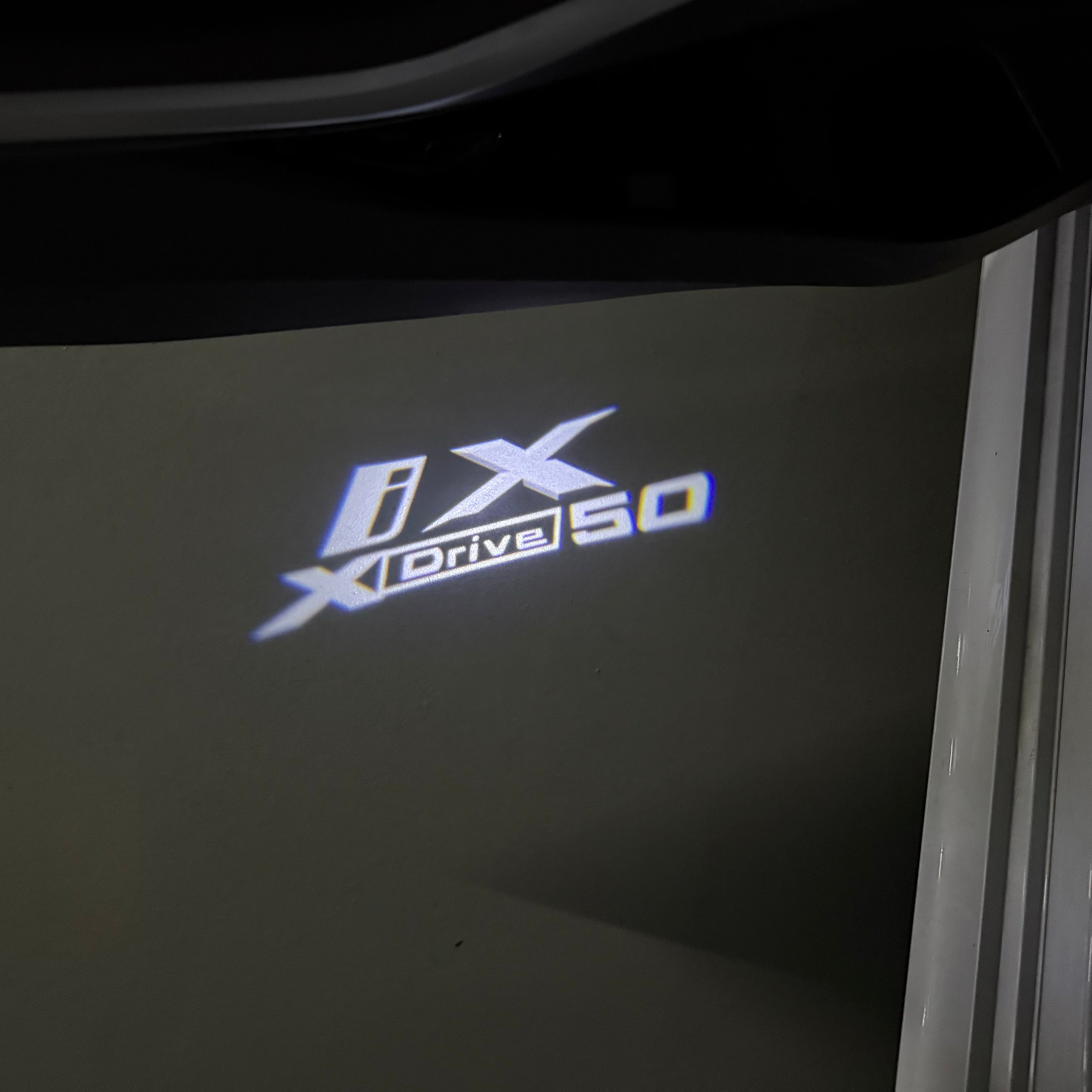 BMW M3 LOGO PROJECTOR LIGHTS Nr.24 (الكمية 1 = 1 مجموعة / 2 أضواء باب)